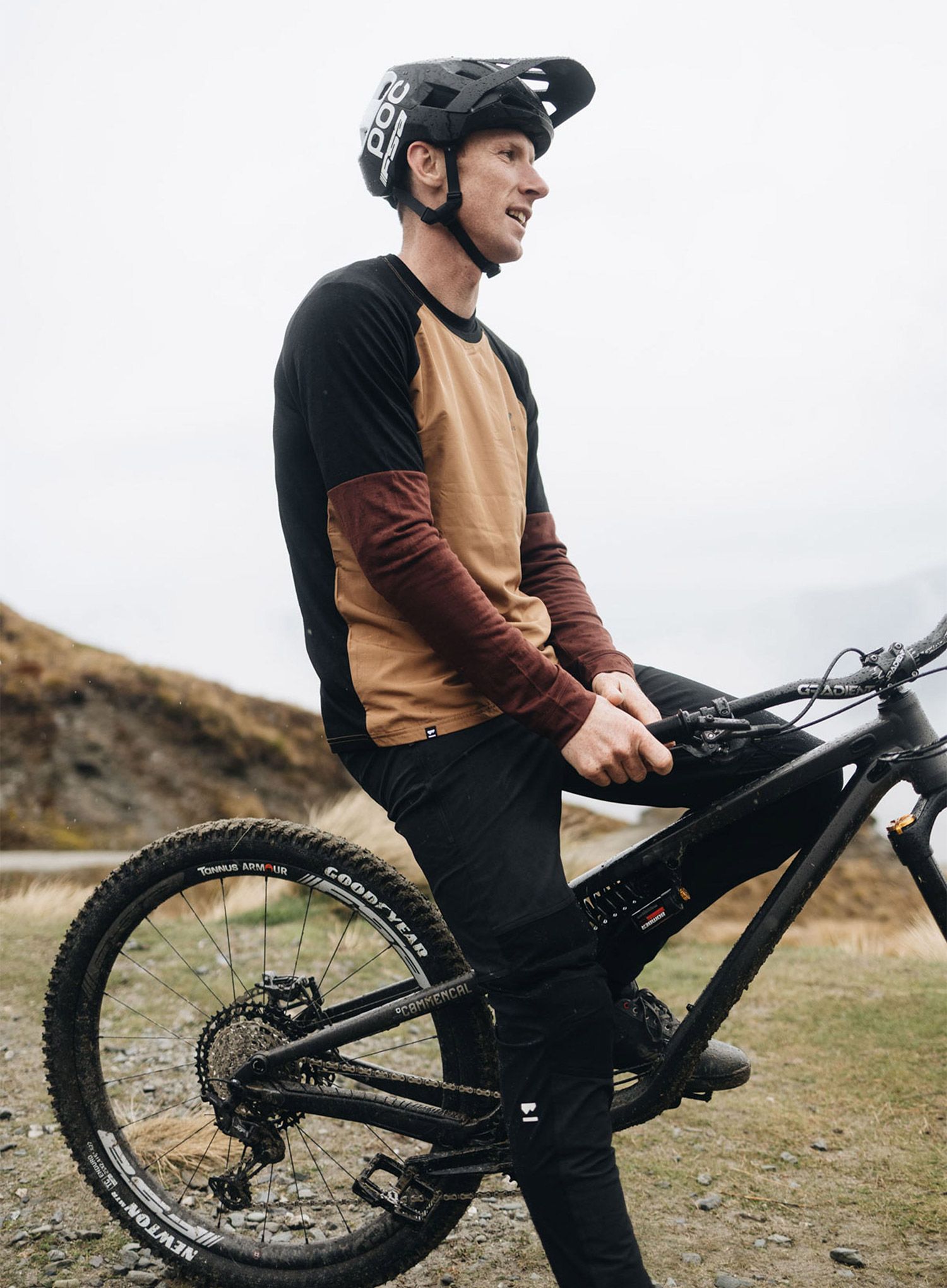 Cyklistická mikina Mons Royale Tarn Merino Shift Wind Jersey - slow bake
