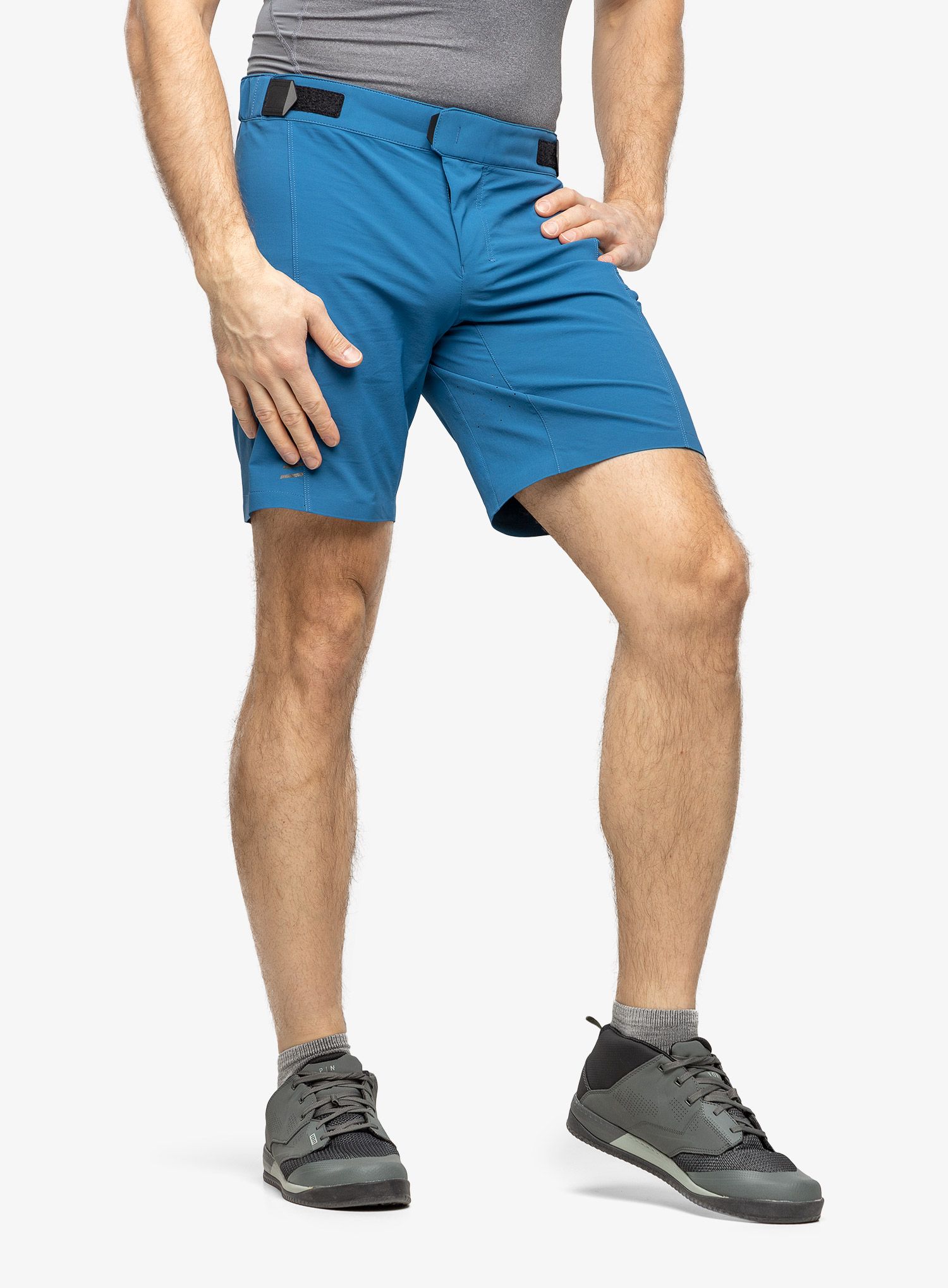 Outdoorové kraťasy Montura Track 2.0 Bermuda - deep blue