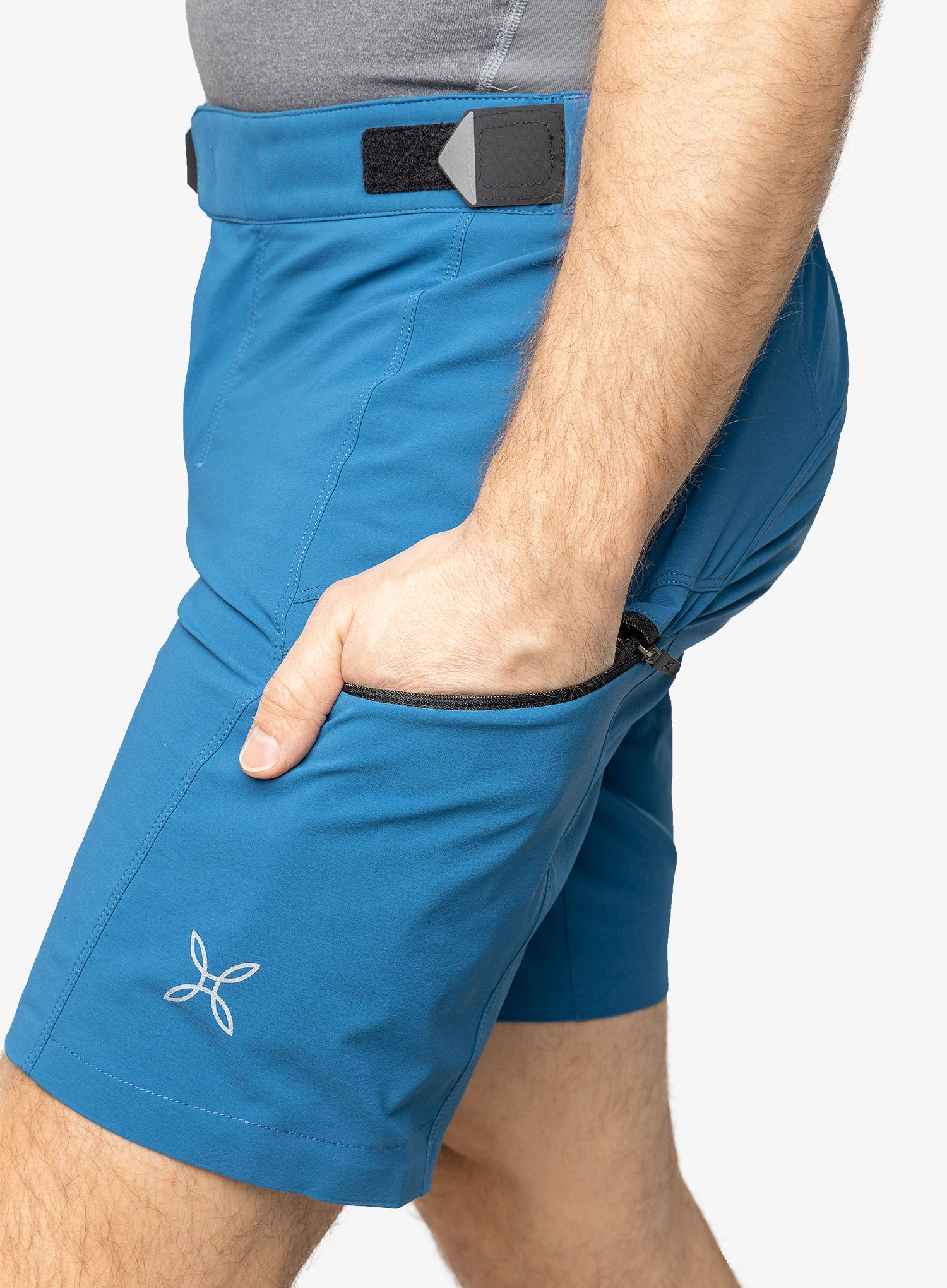 Outdoorové kraťasy Montura Track 2.0 Bermuda - deep blue