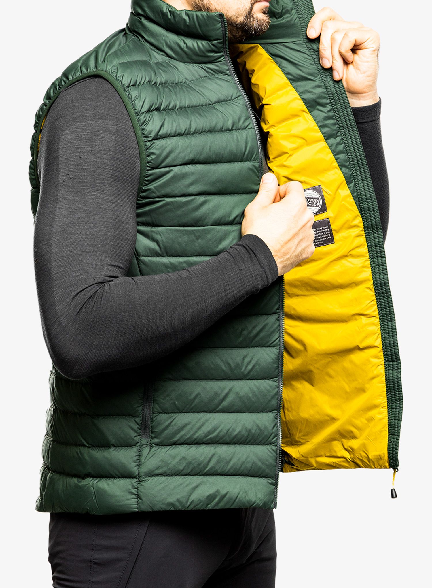 Péřová vesta Mountain Equipment Earthrise Vest - conifer