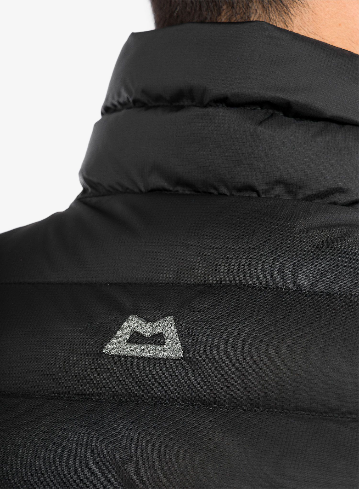 Zateplená vesta Mountain Equipment Superflux Vest - black