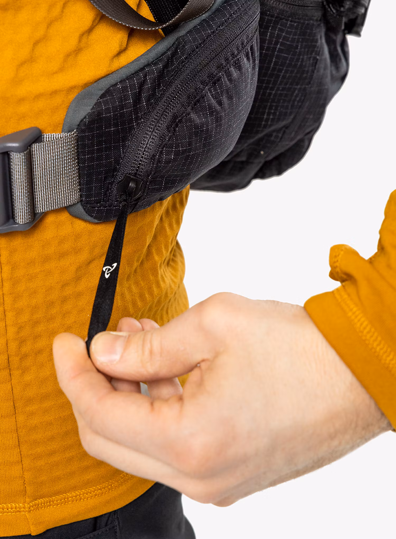 Skialpový batoh Mystery Ranch Saddle Peak - black