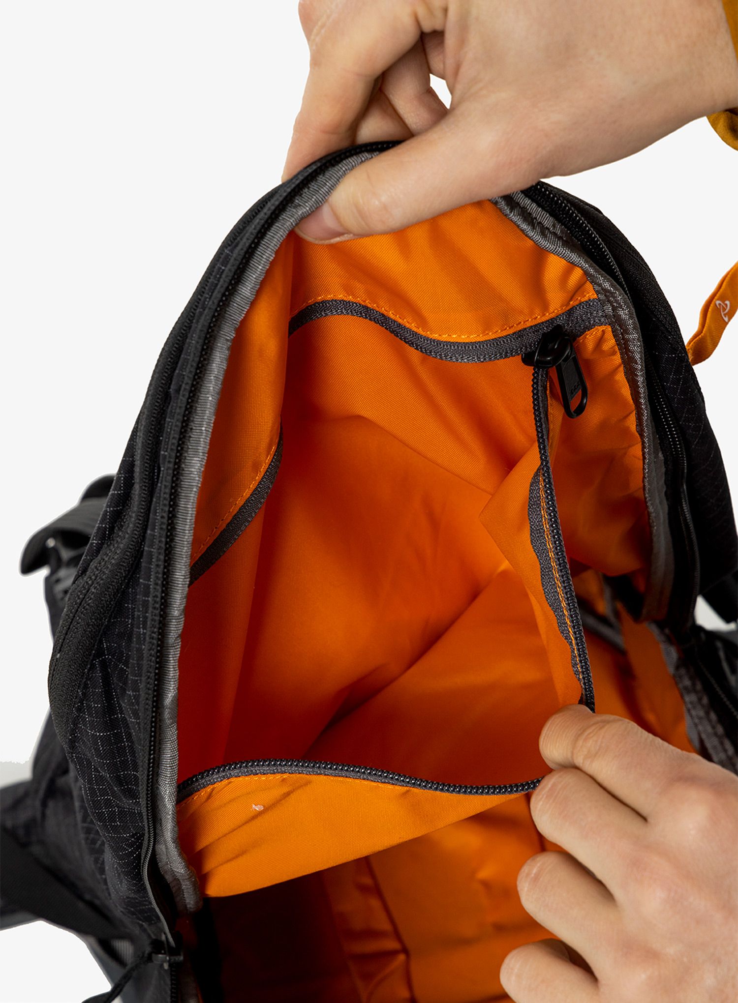 Skialpový batoh Mystery Ranch Saddle Peak - black
