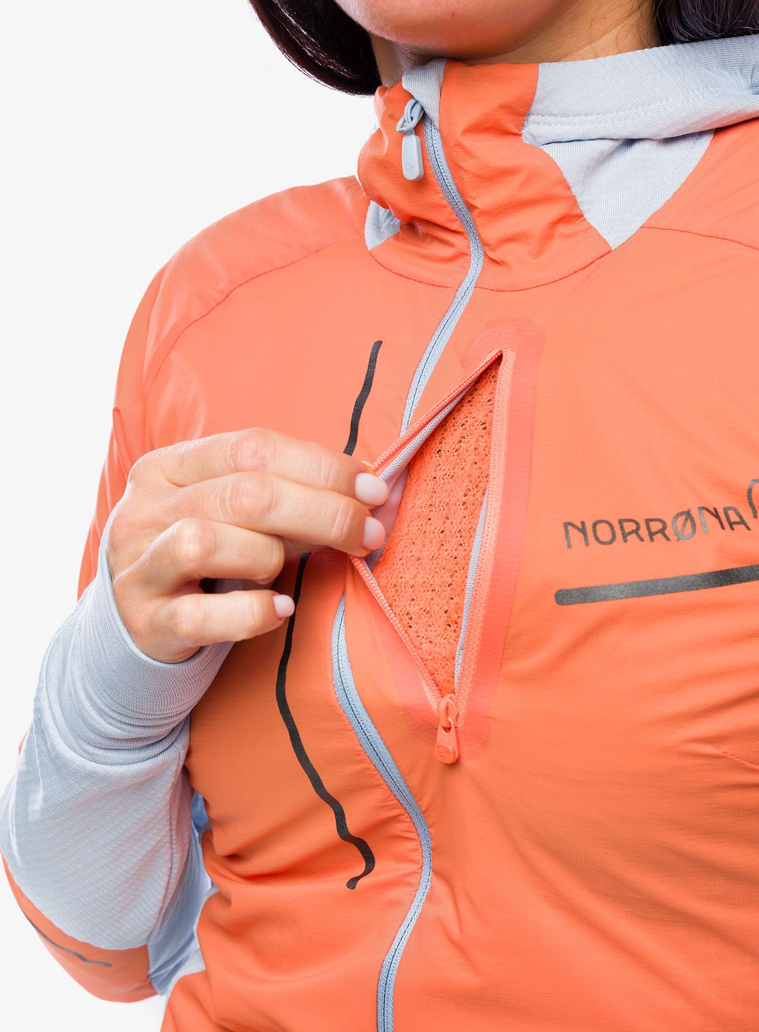 Bunda na běhání dámská Norrona Senja Alpha90 Zip Hood - flamingo