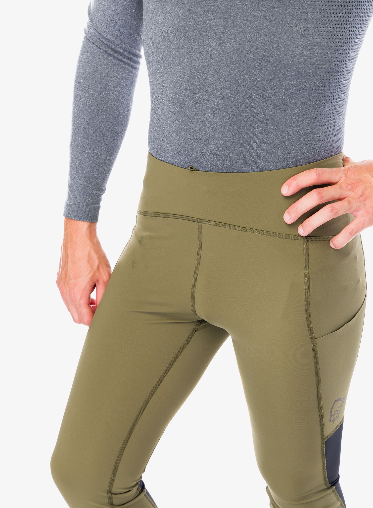 Legíny na běhání Norrona Senja Equaliser Stretch Tights - olive night/caviar