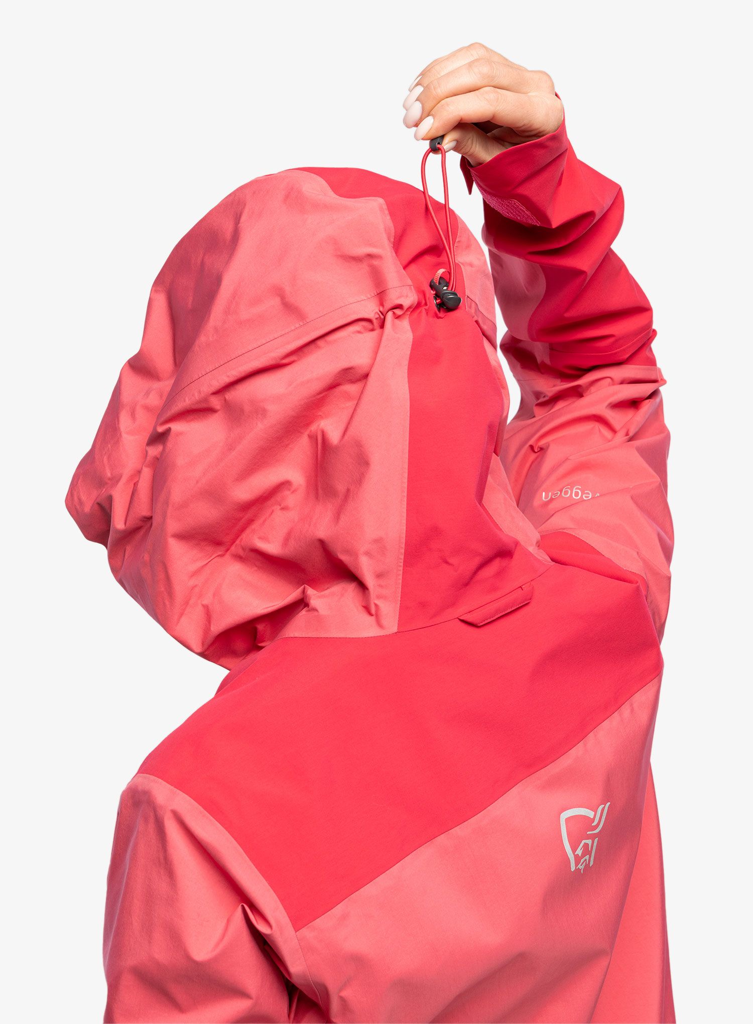 Dámská bunda Norrona Trollveggen Gore-Tex Pro Light Jkt - honeysuckle/pink