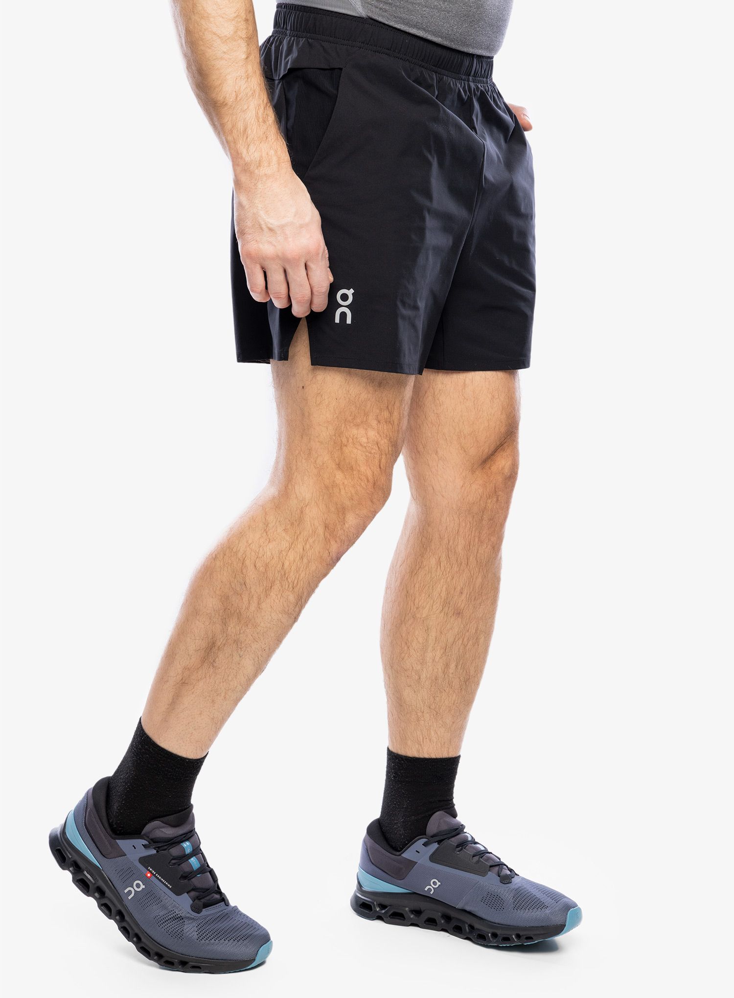 Běžecké kraťasy On Essential Shorts - black