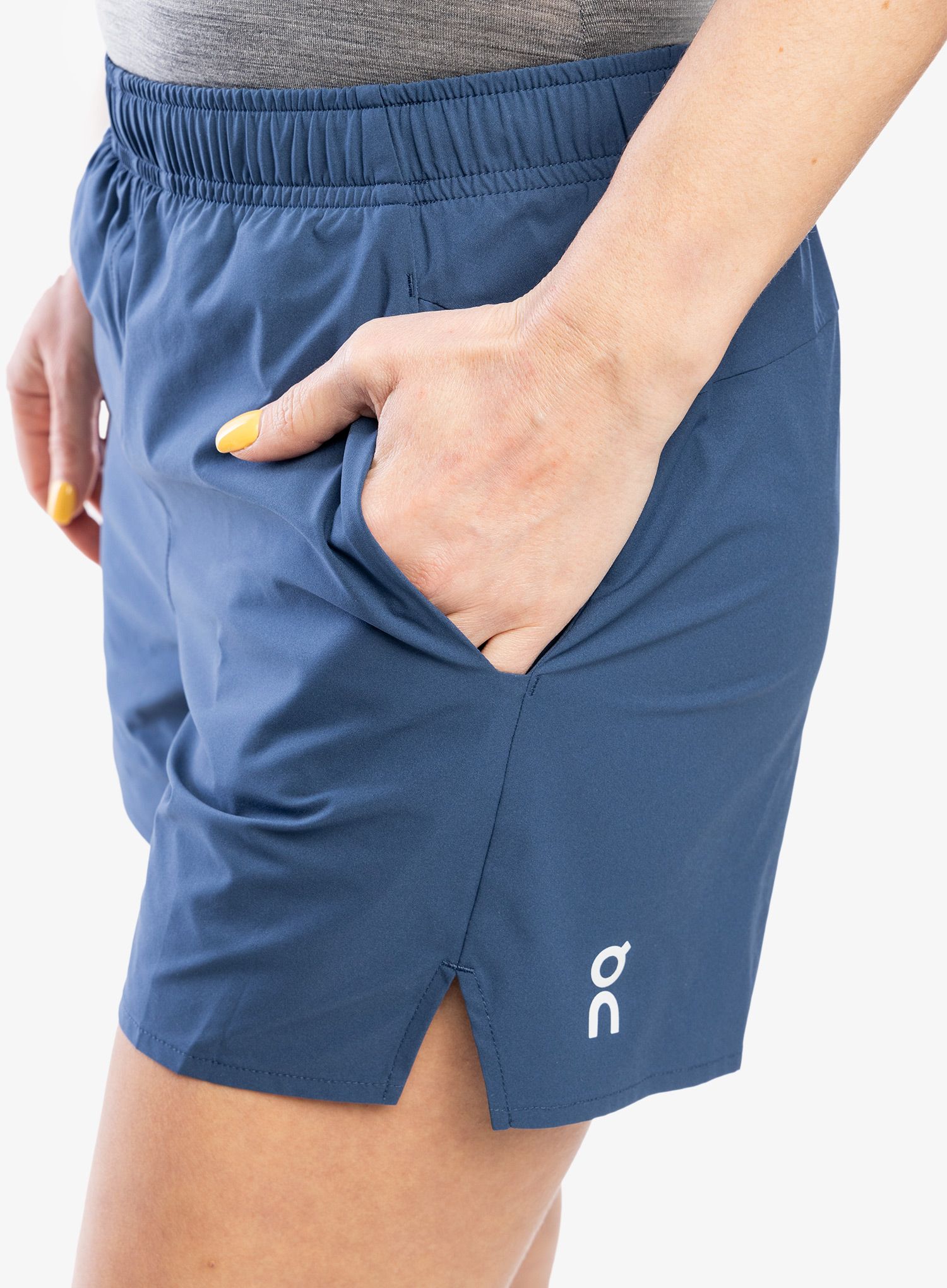 Běžecké kraťasy dámské On Essential Shorts - navy