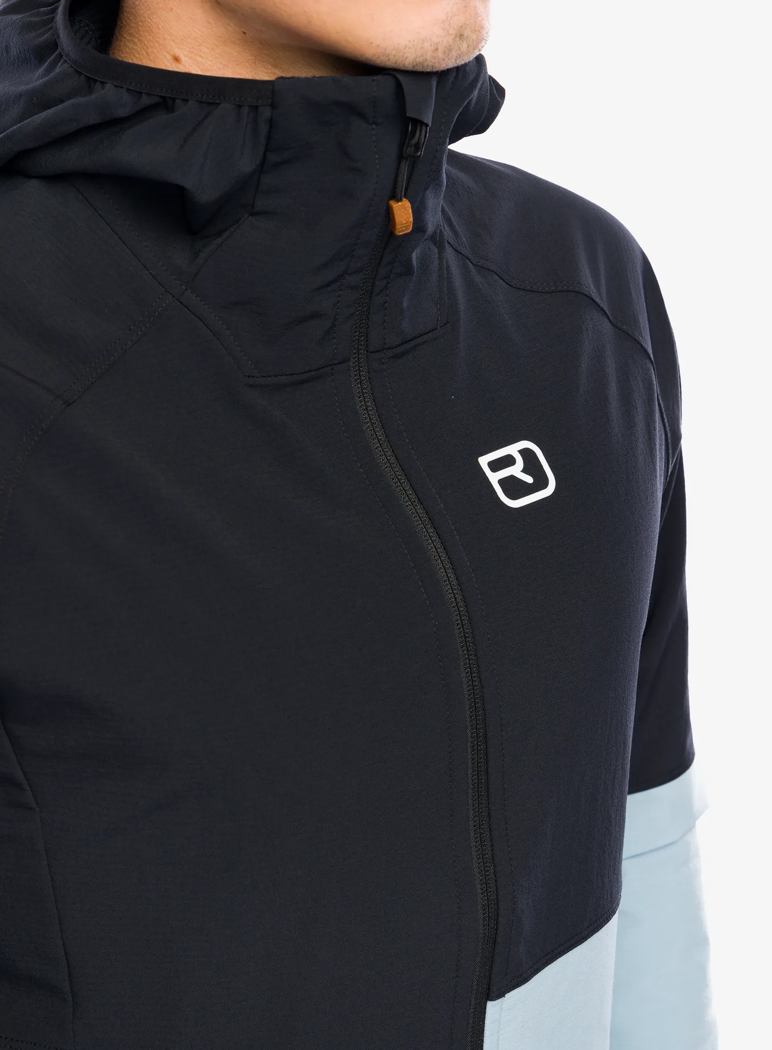 Softshellová bunda Ortovox Punta Berrino Hooded Jacket - black raven