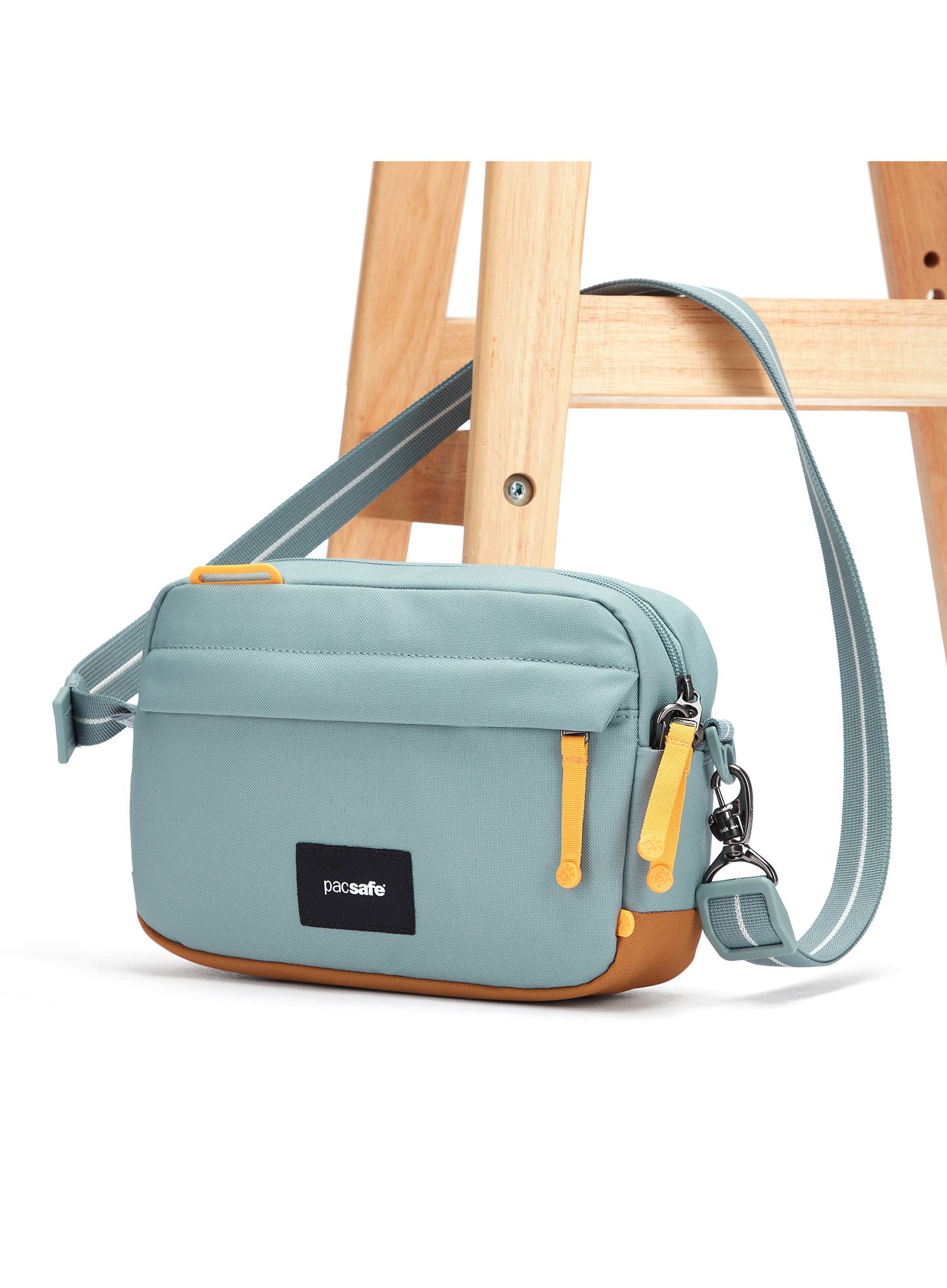 Kapsička na krk Pacsafe Go Crossbody - fresh mint