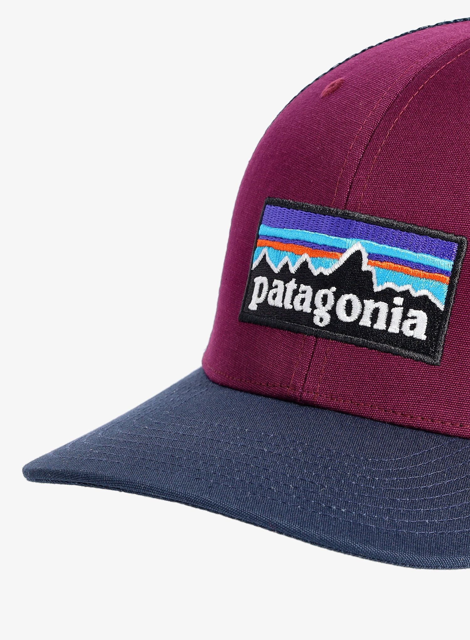 Kšiltovka Patagonia P-6 Logo Trucker Hat - night plum