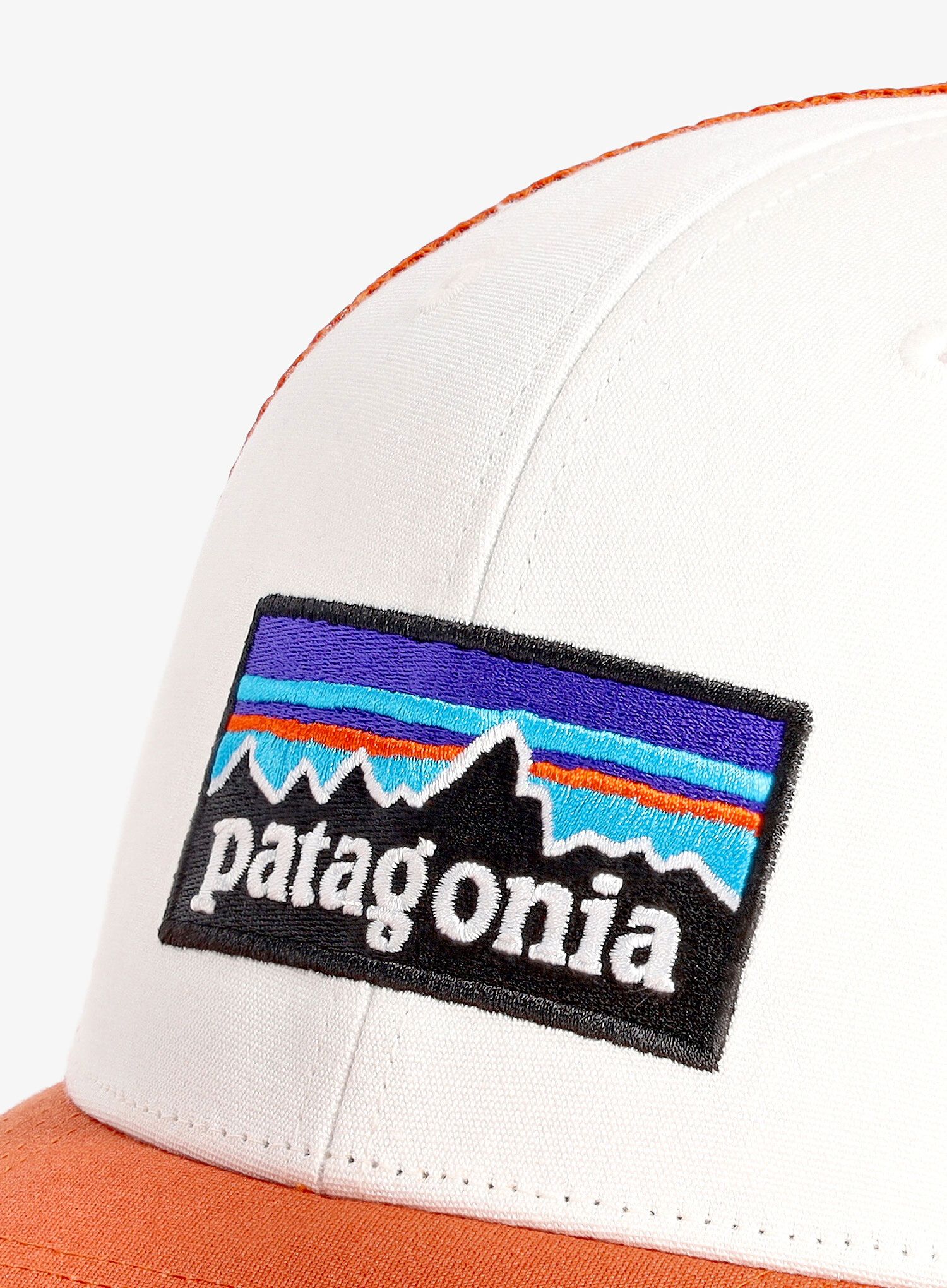 Kšiltovka Patagonia P-6 Logo Trucker Hat - white/redtail rust