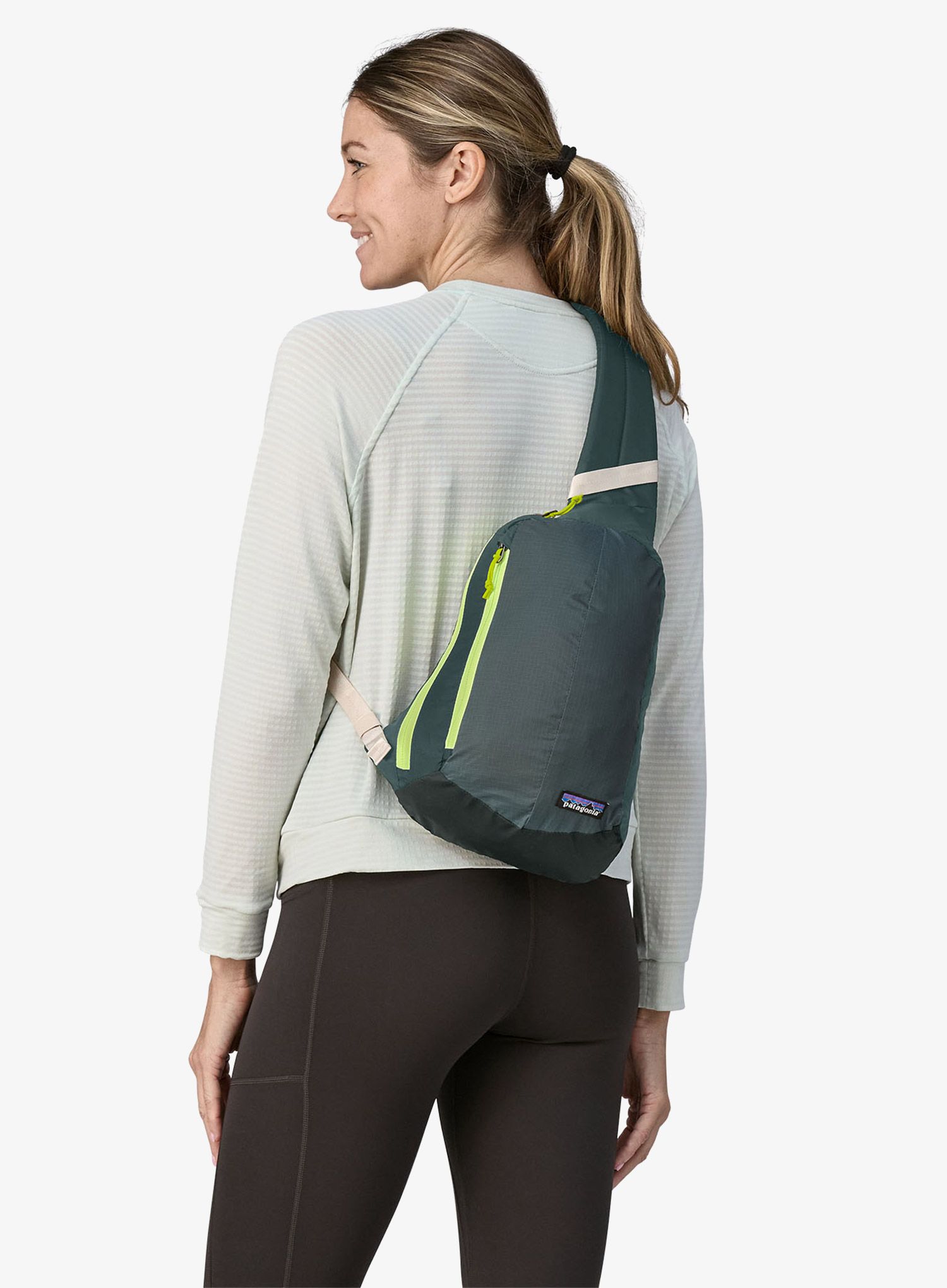 Městský batoh Patagonia Ultralight Black Hole Sling - nouveau green