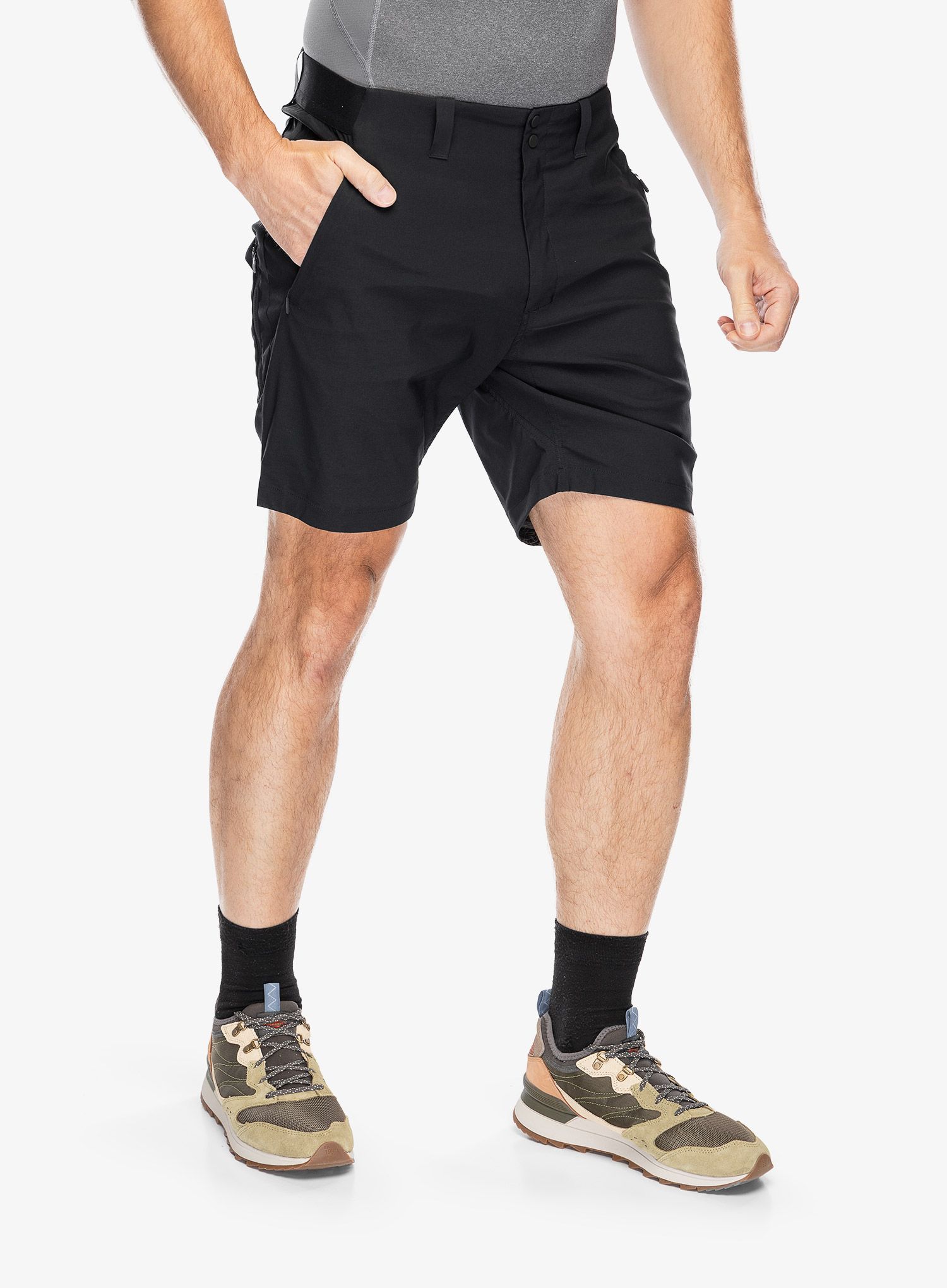 Pánské kraťasy Peak Perfomance Commuter Shorts - black