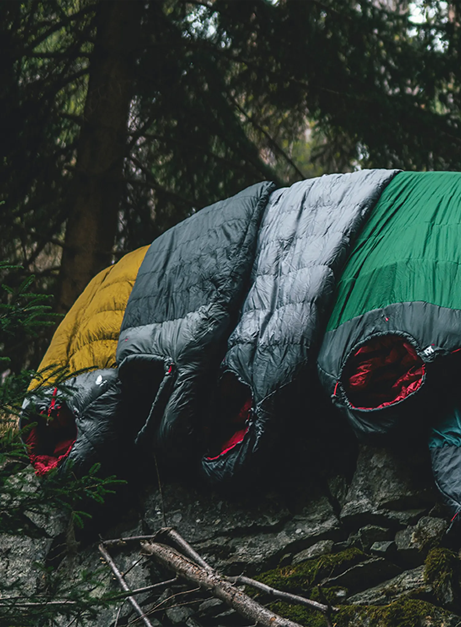 Péřový spacák Robens Serac 900 -20C (195 cm) - black