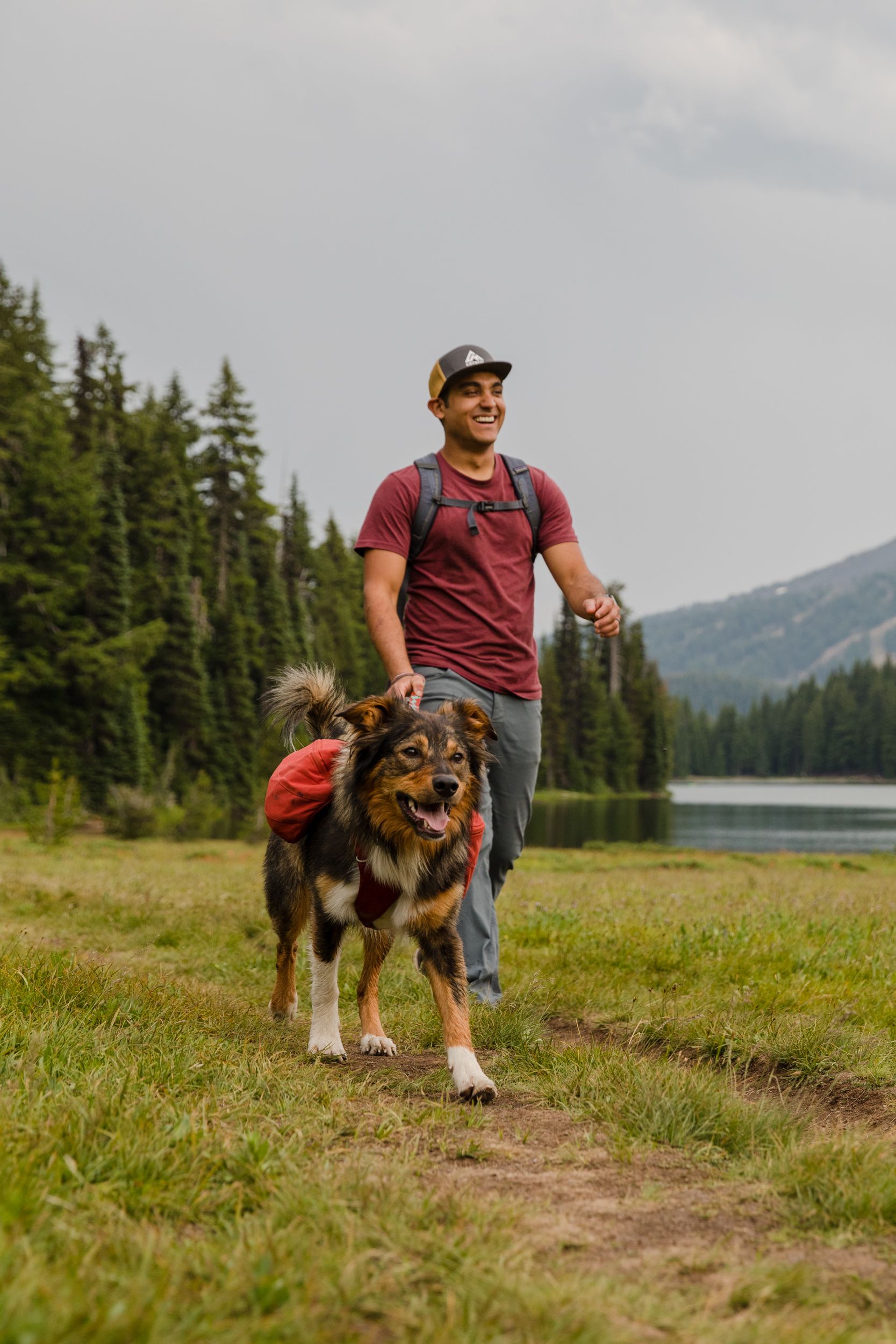 Batoh pro psa Ruffwear Front Range Day Pack - red clay