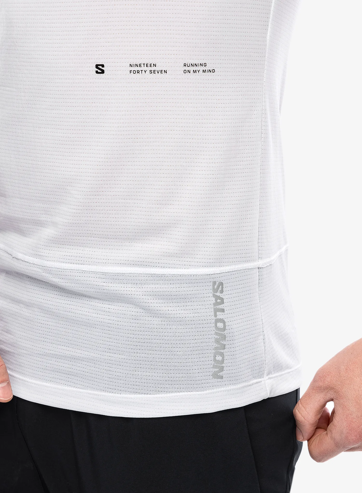 Běžecké tričko Salomon Cross Run Tank GFX - white