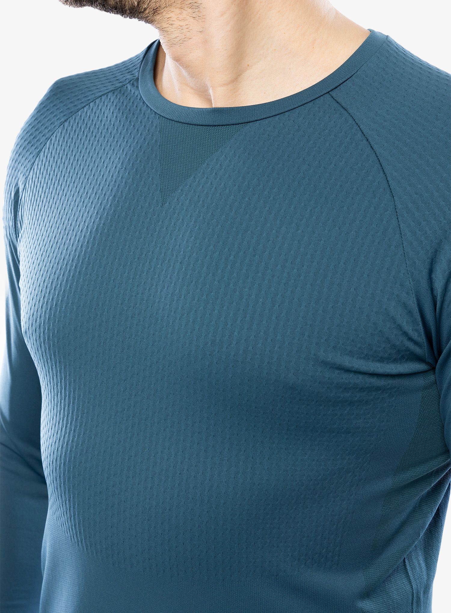 Mikina na běh Salomon Sense Aero Seamless - deep dive