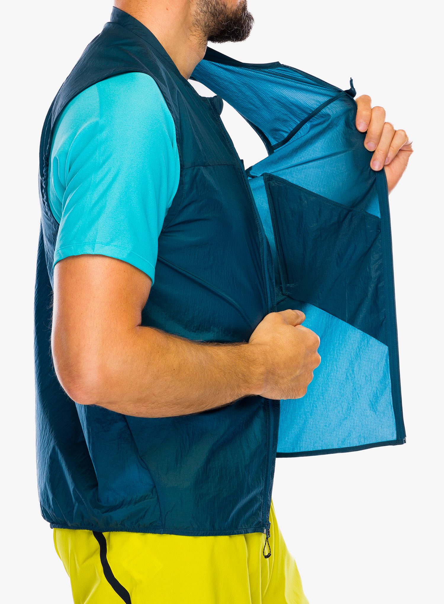 Vesta Salomon Sense Aero Wind Vest - deep dive