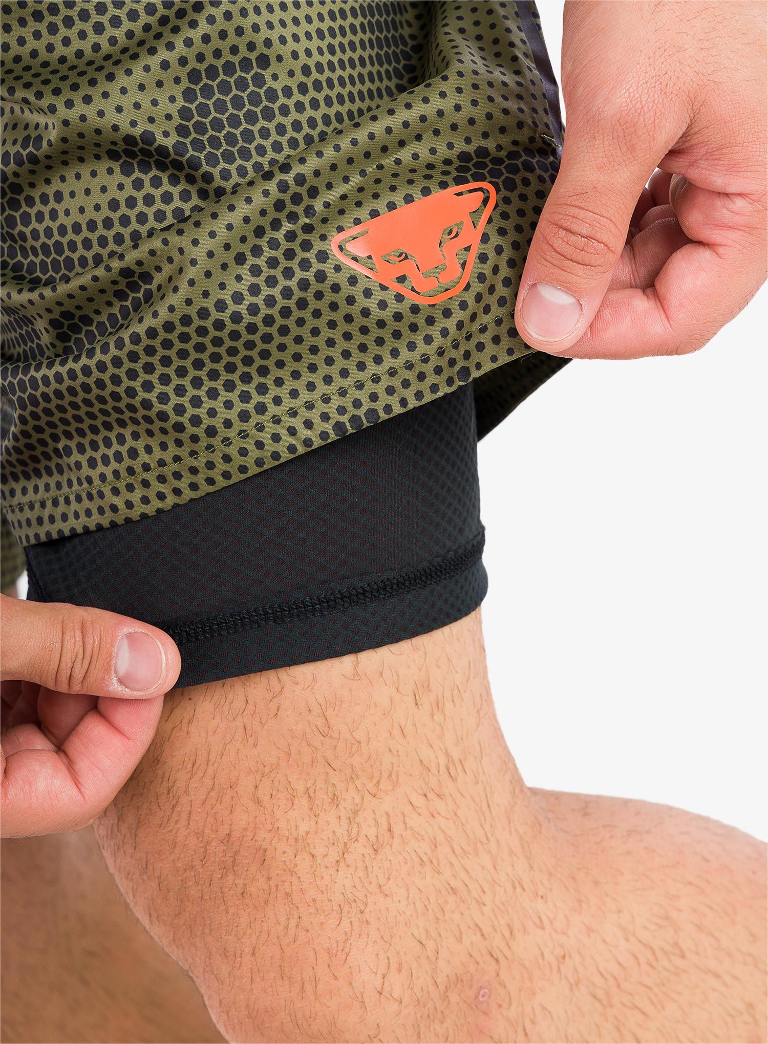 Kraťasy Dynafit Trail Graphic 2/1 Shorts - winter moss exagon camo