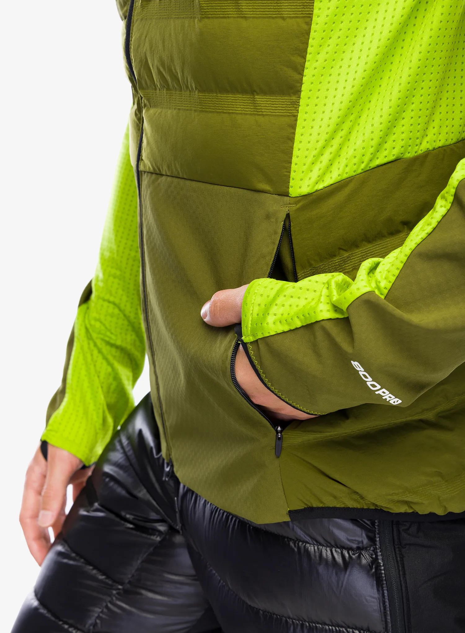 Hybridní bunda The North Face Summit Garnet Canyon Jacket - forest olive/meadow grass