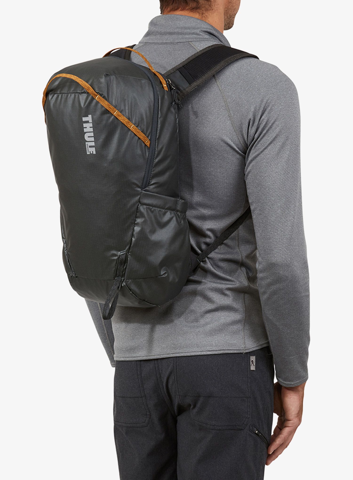 Turistický batoh Thule Stir 18 L - obsidian