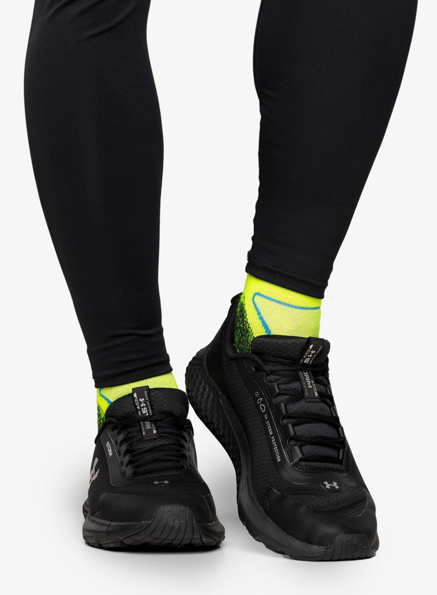 Běžecké boty pánské Under Armour UA Charged Rogue 3 Storm - black/black/metallic silver