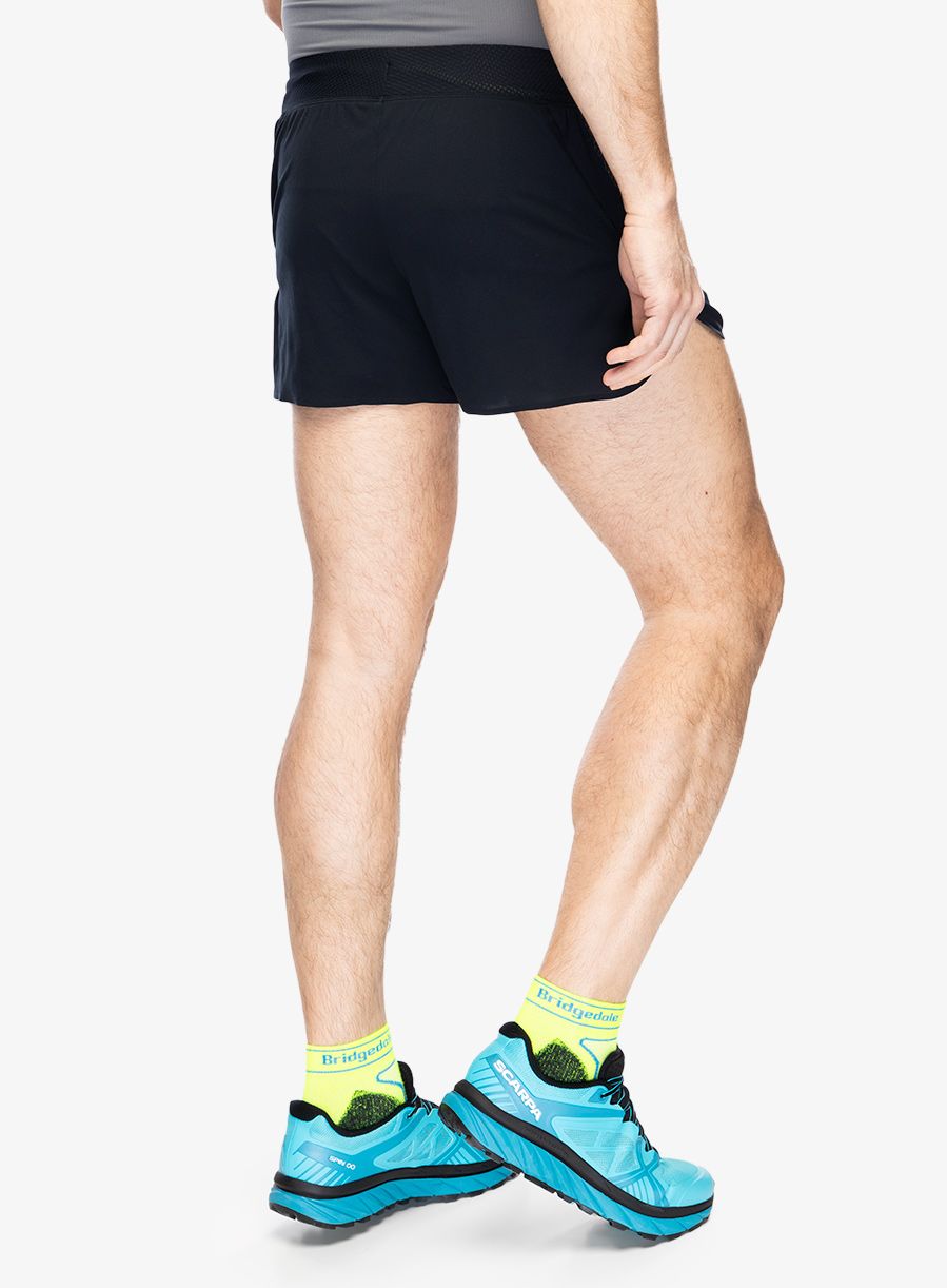 Běžecké kraťasy Under Armour Lighter Than Air Short - black/lime surge