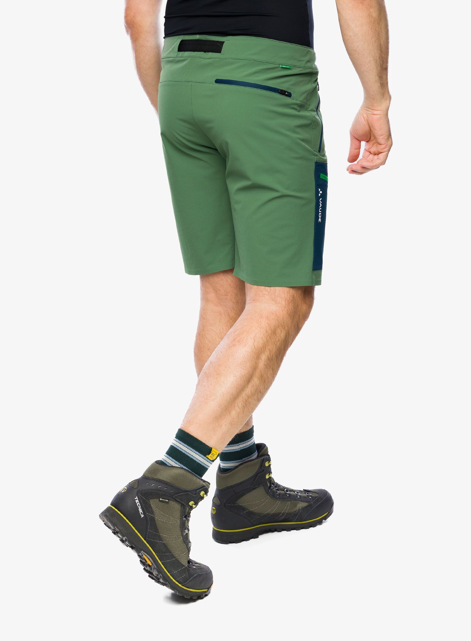 Outdoorové kraťasy Vaude Badile Shorts - woodland/dark sea