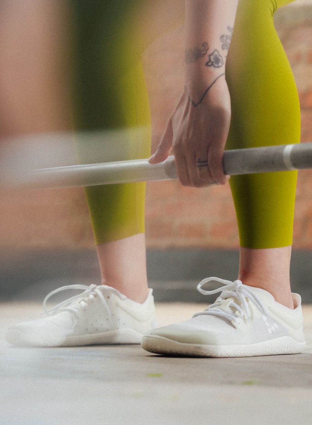 Vycházkové boty dámské Vivobarefoot Primus Lite III - bright white