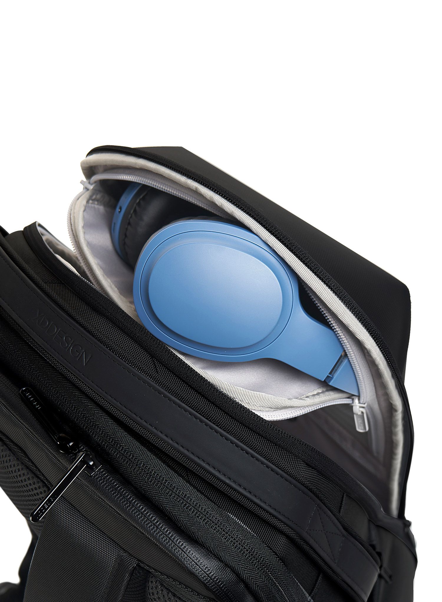 Městský batoh XD Design Bizz Backpack - black