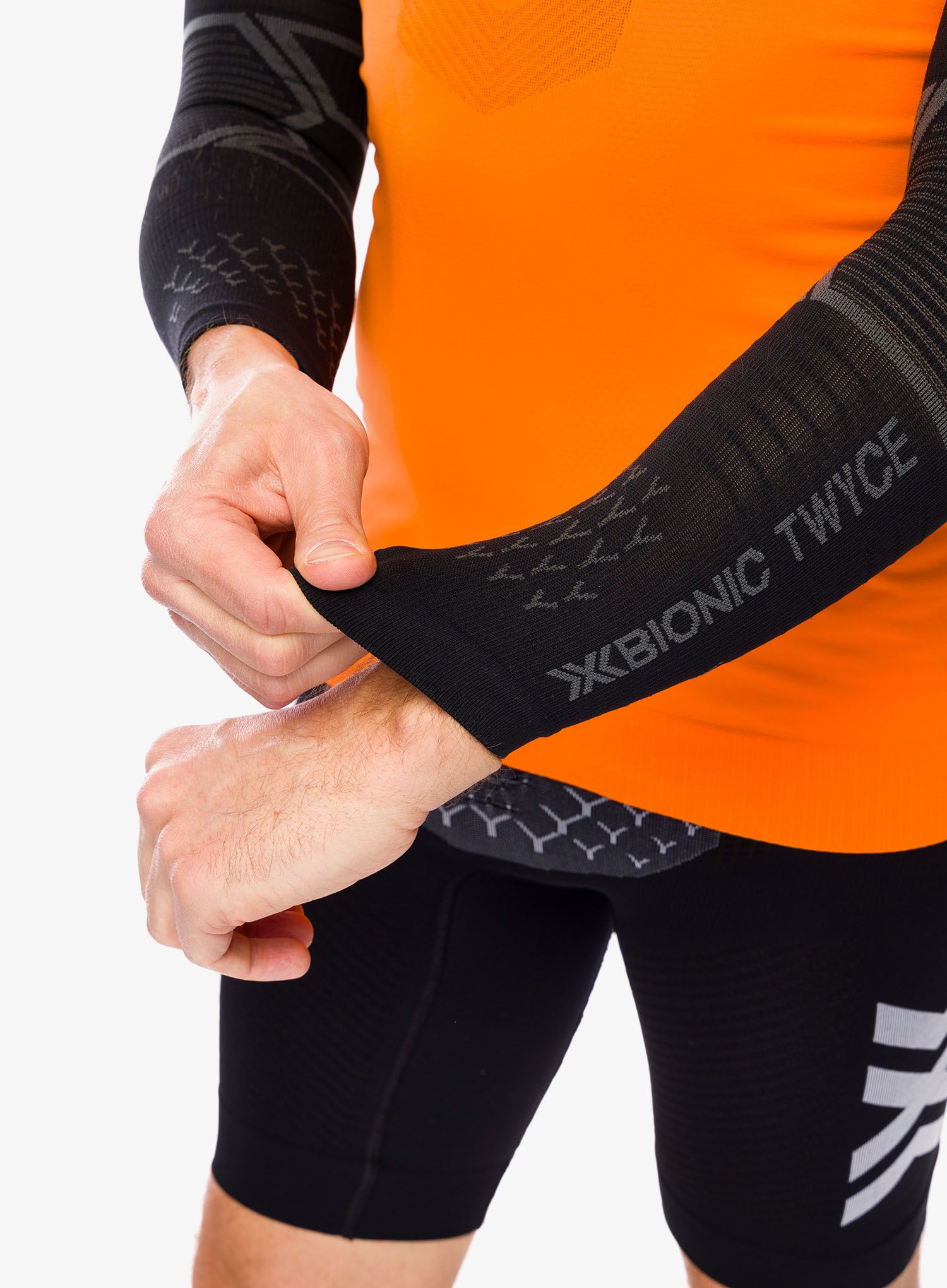 Kompresní návleky na ruce X-Bionic Twyce Armsleeve - black/charcoal