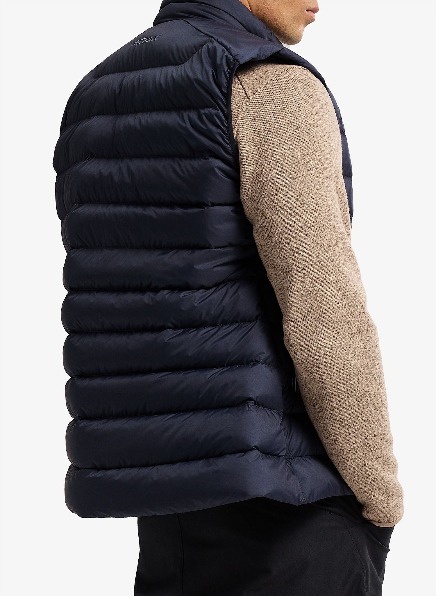 Péřová vesta Arcteryx Cerium Vest - black sapphire
