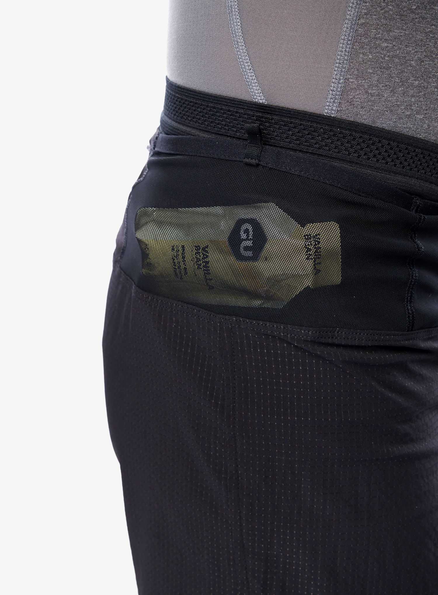 Běžecké kraťasy Compressport Trail Racing Overshort - black
