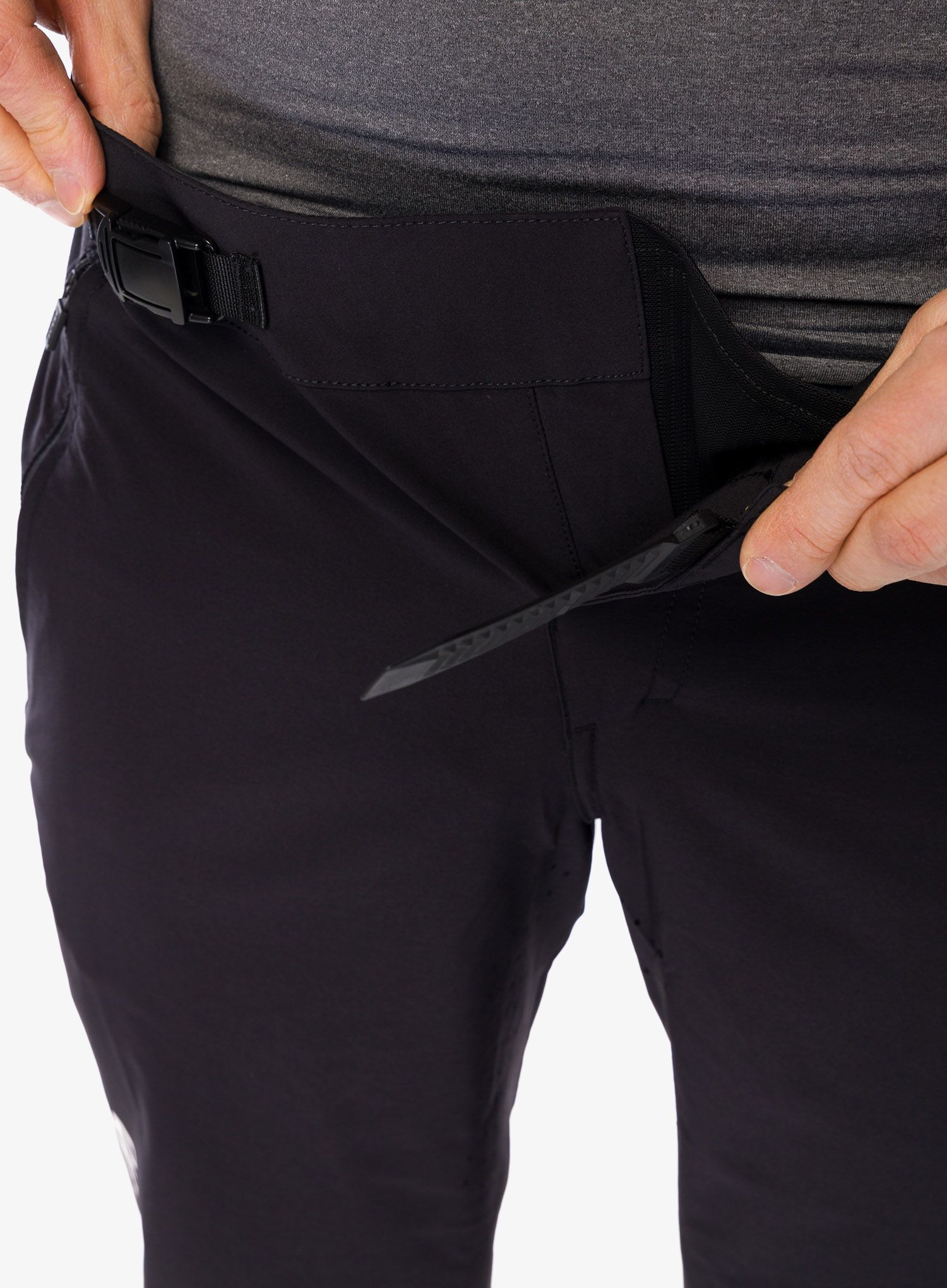 Cyklistické kraťasy ION Tech Logo Shorts - black
