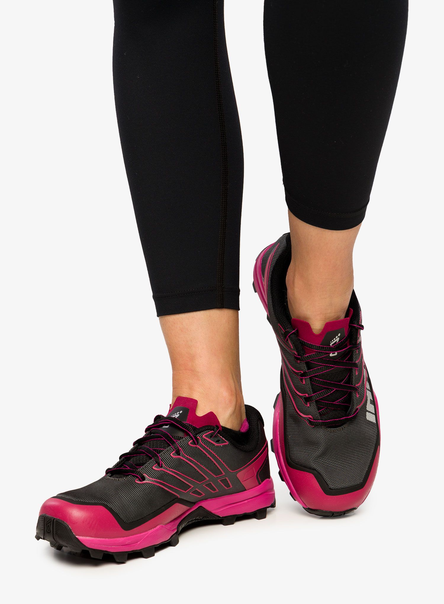 Dámské trailové boty Inov-8 X-Talon Ultra 260 V2 - black/sangria