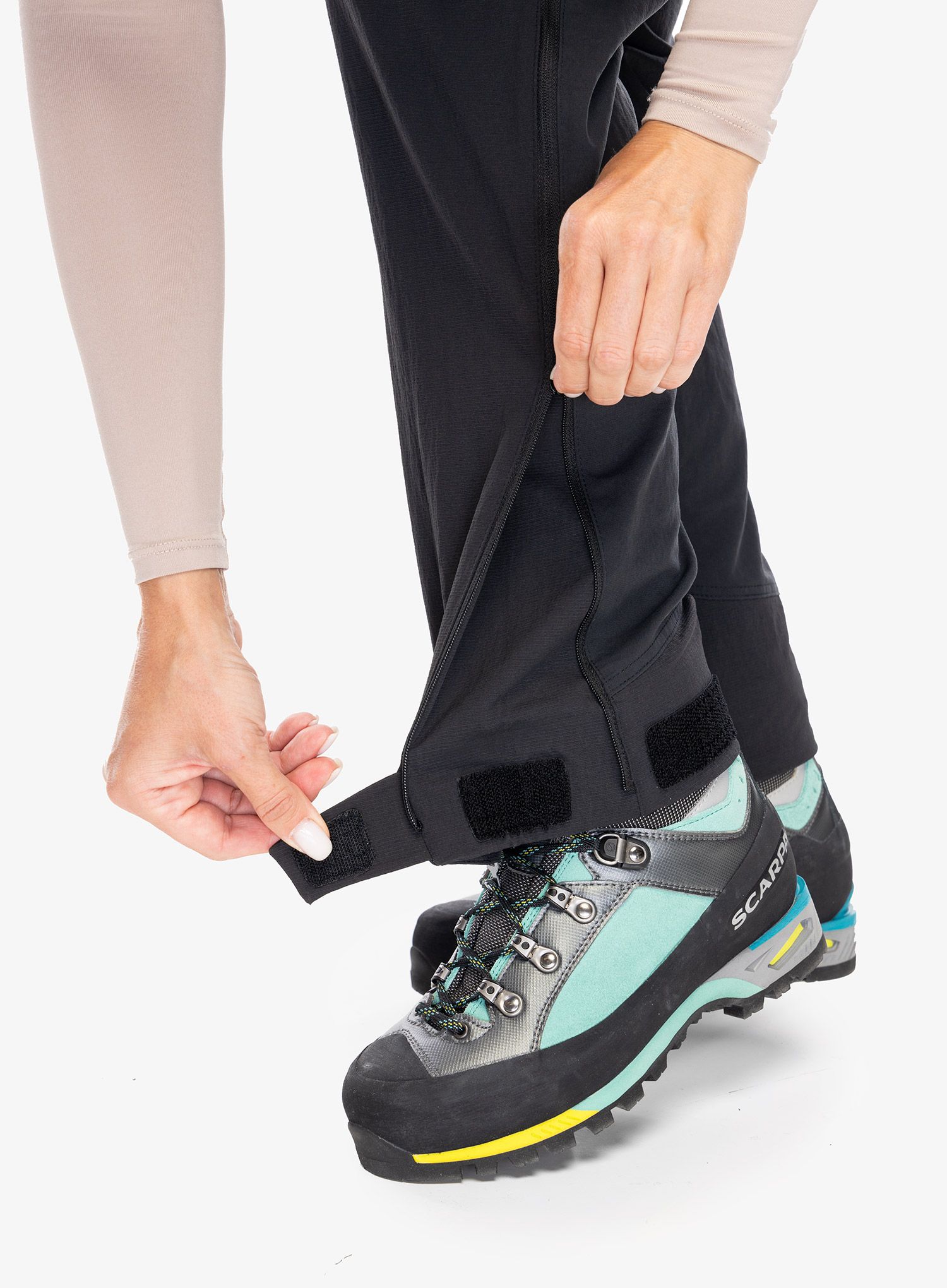 Softshellové kalhoty dámské Norrona Falketind Flex1 Heavy Duty Pants - caviar