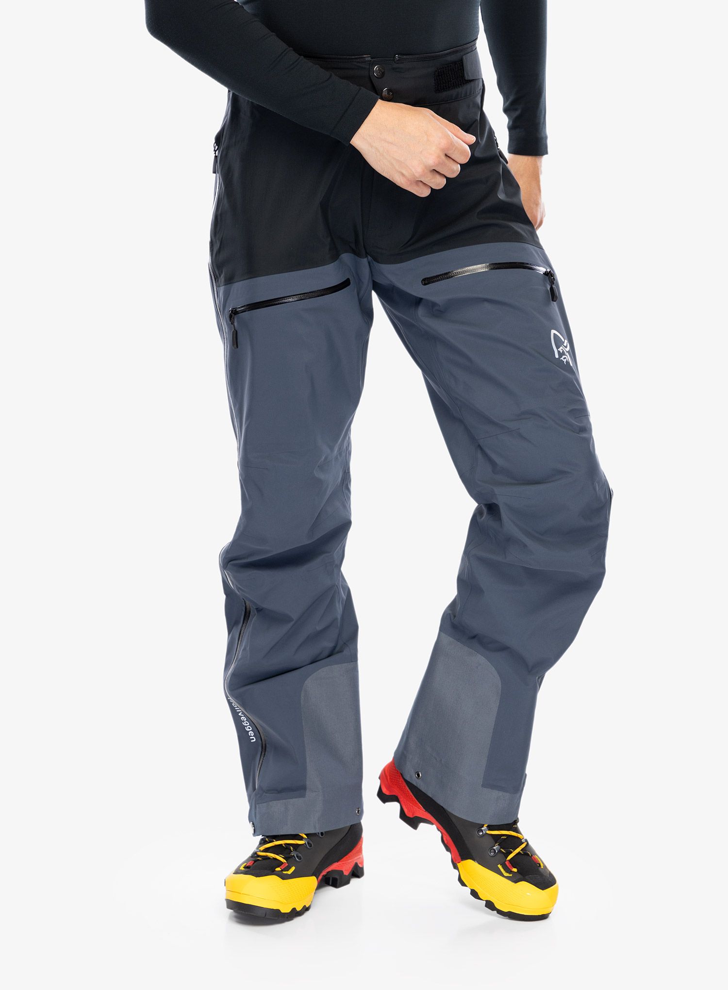 Membránové kalhoty Norrona Trollveggen GORE-TEX Pro Light Pants - caviar/cool black