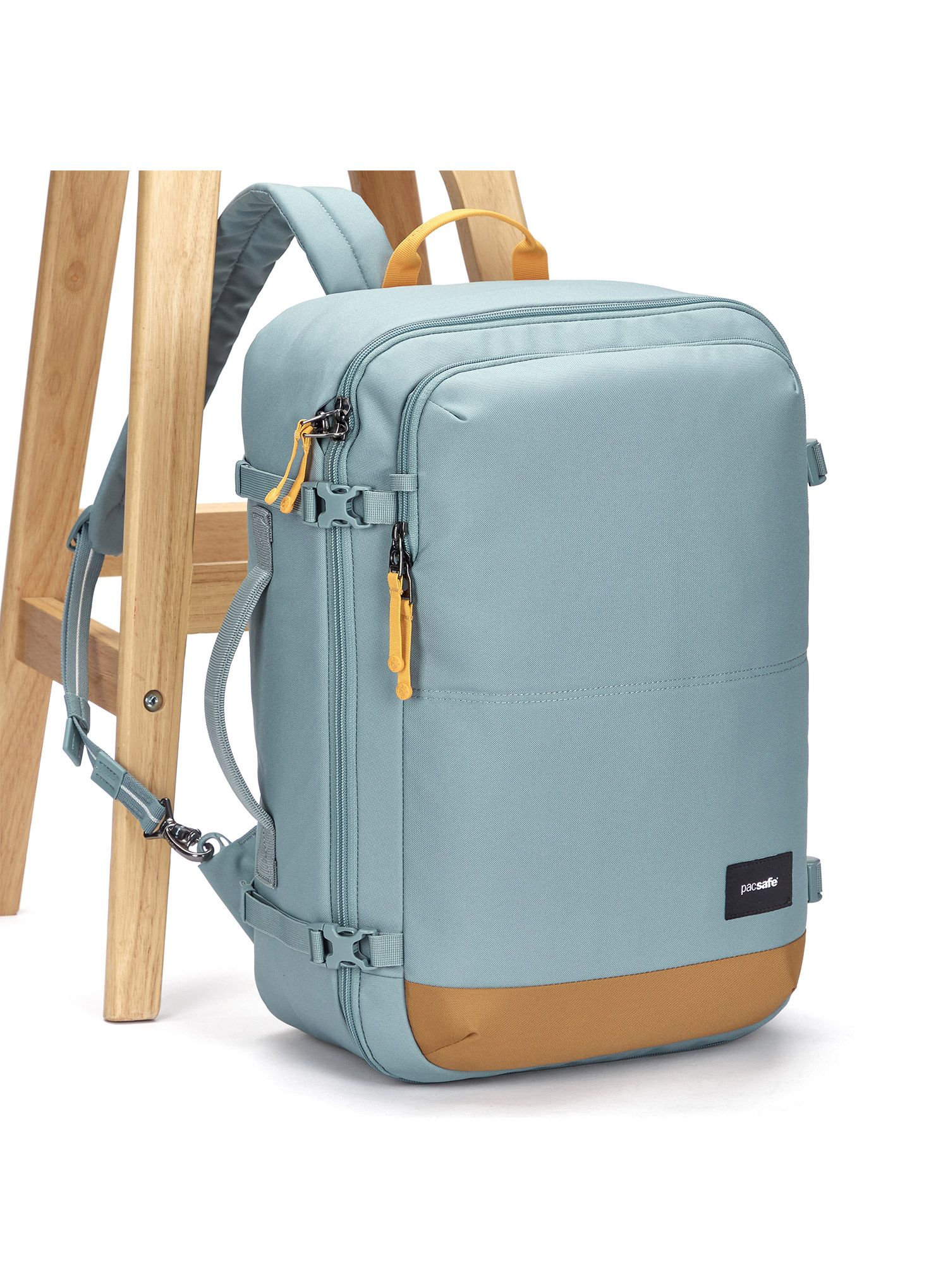 Batoh proti krádeži Pacsafe Go Carry-on Backpack 34 L - fresh mint