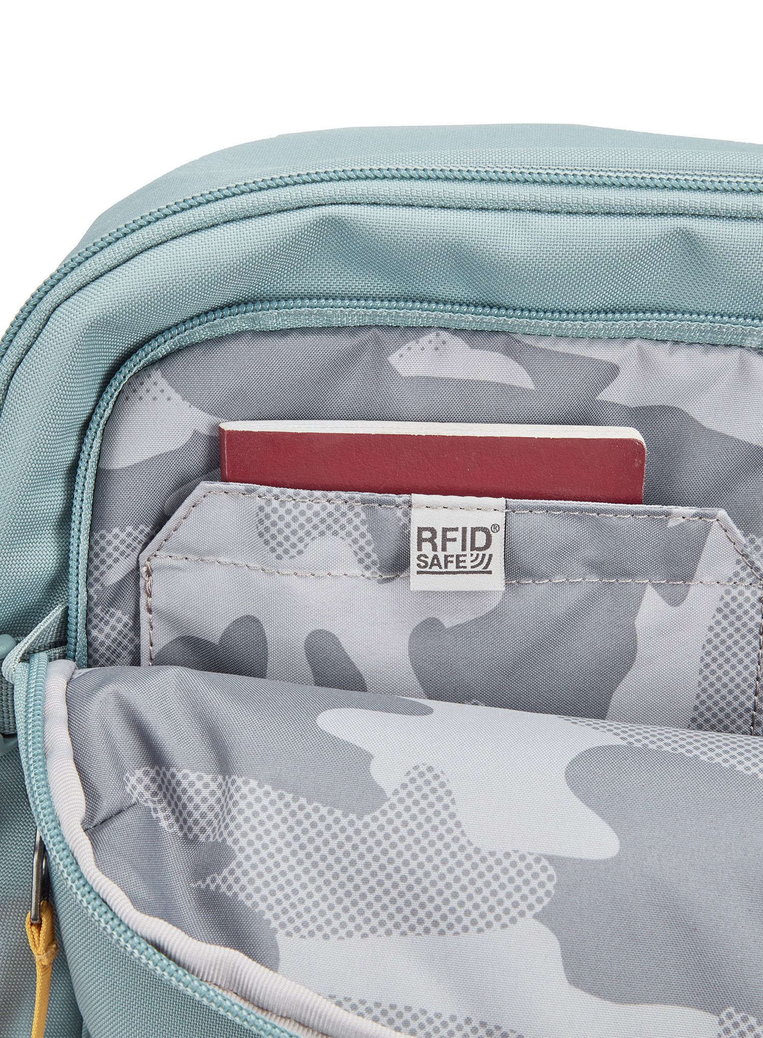 Batoh proti krádeži Pacsafe Go Carry-on Backpack 34 L - fresh mint