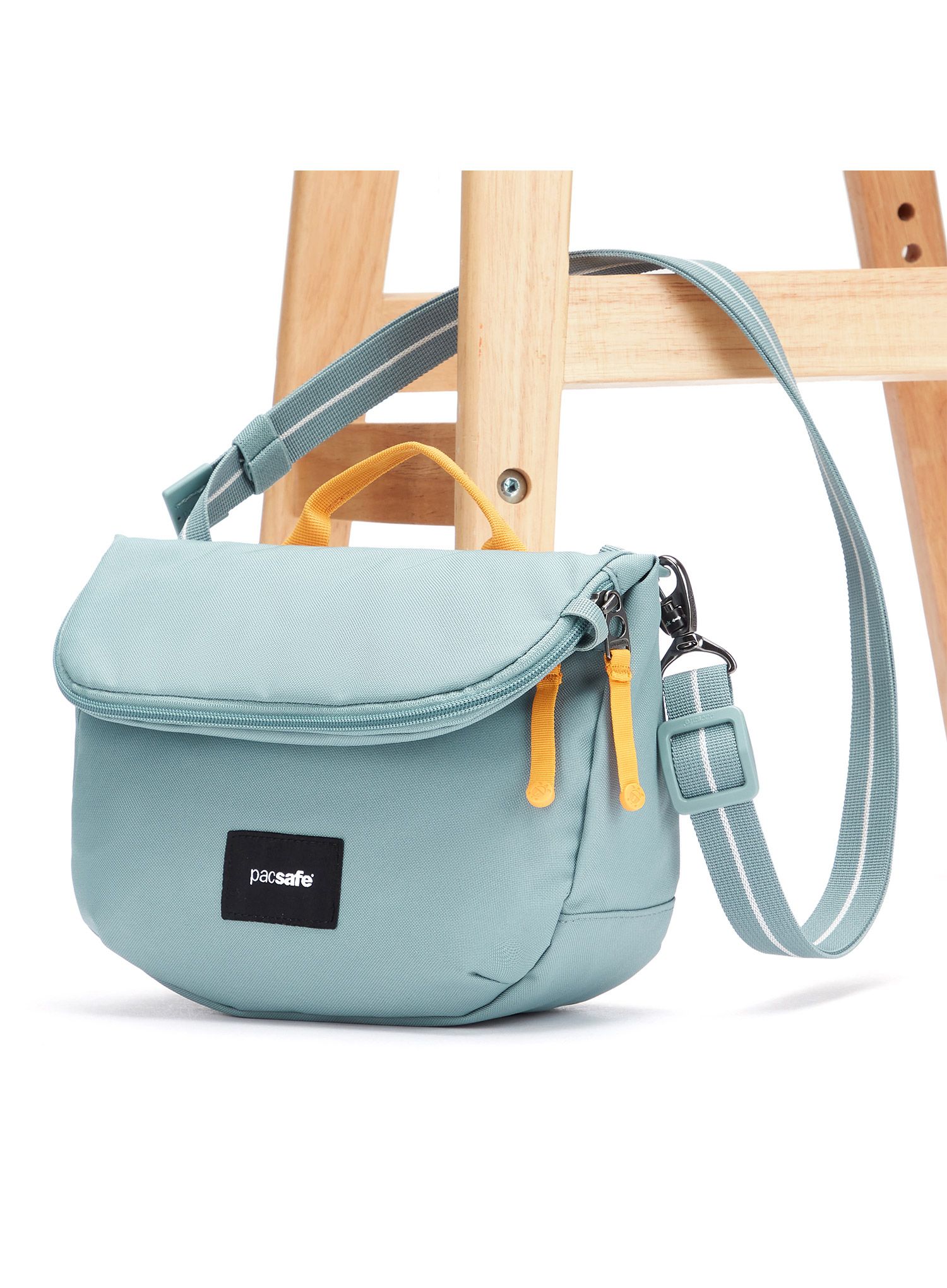 Kapsička na krk Pacsafe Go Saddle Crossbody - fresh mint