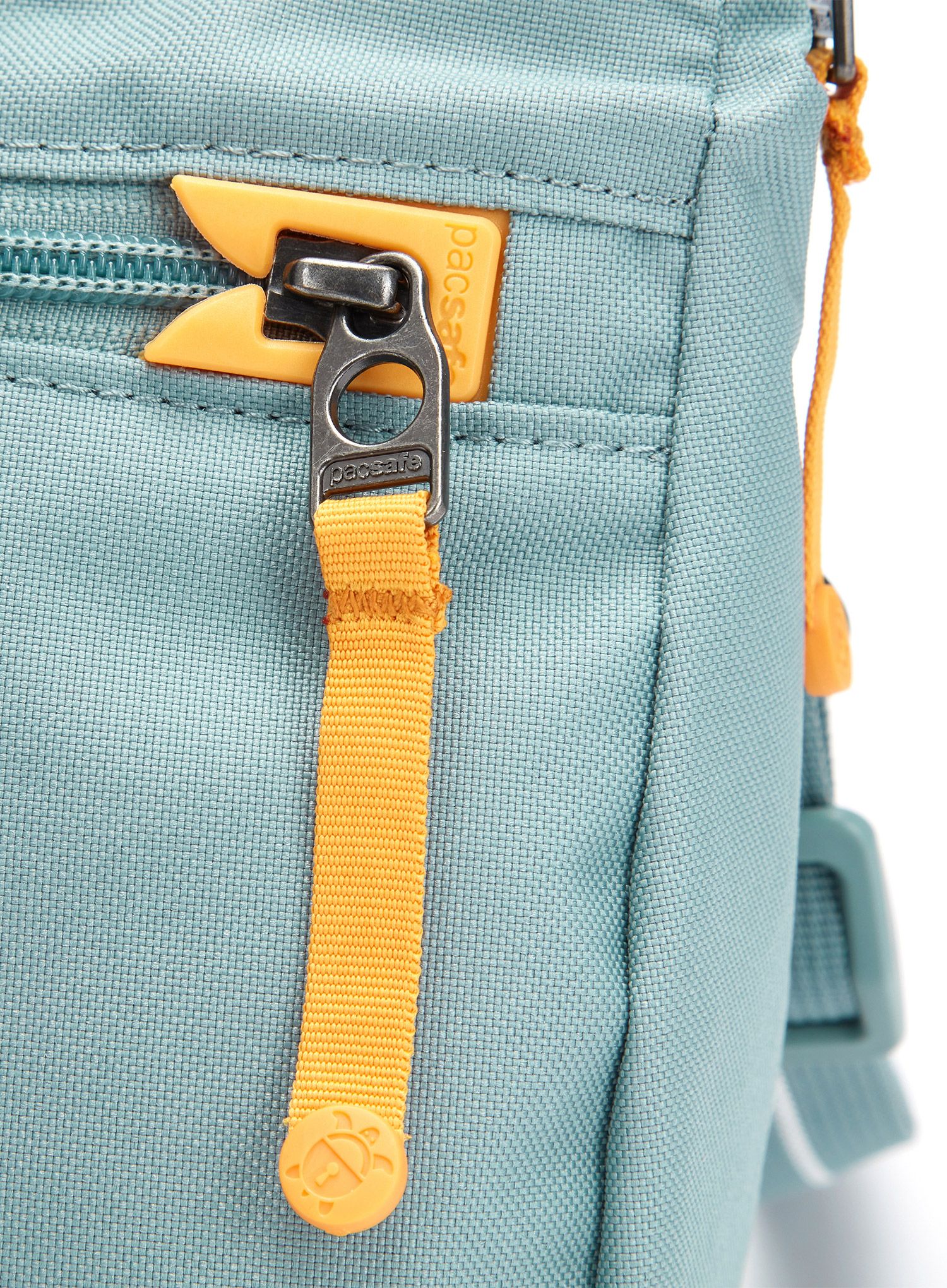 Kapsička na krk Pacsafe Go Saddle Crossbody - fresh mint