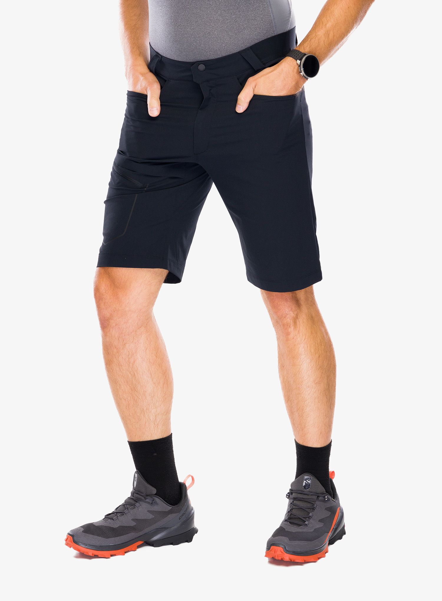 Outdoorové kraťasy Salomon Wayfarer Short - deep black