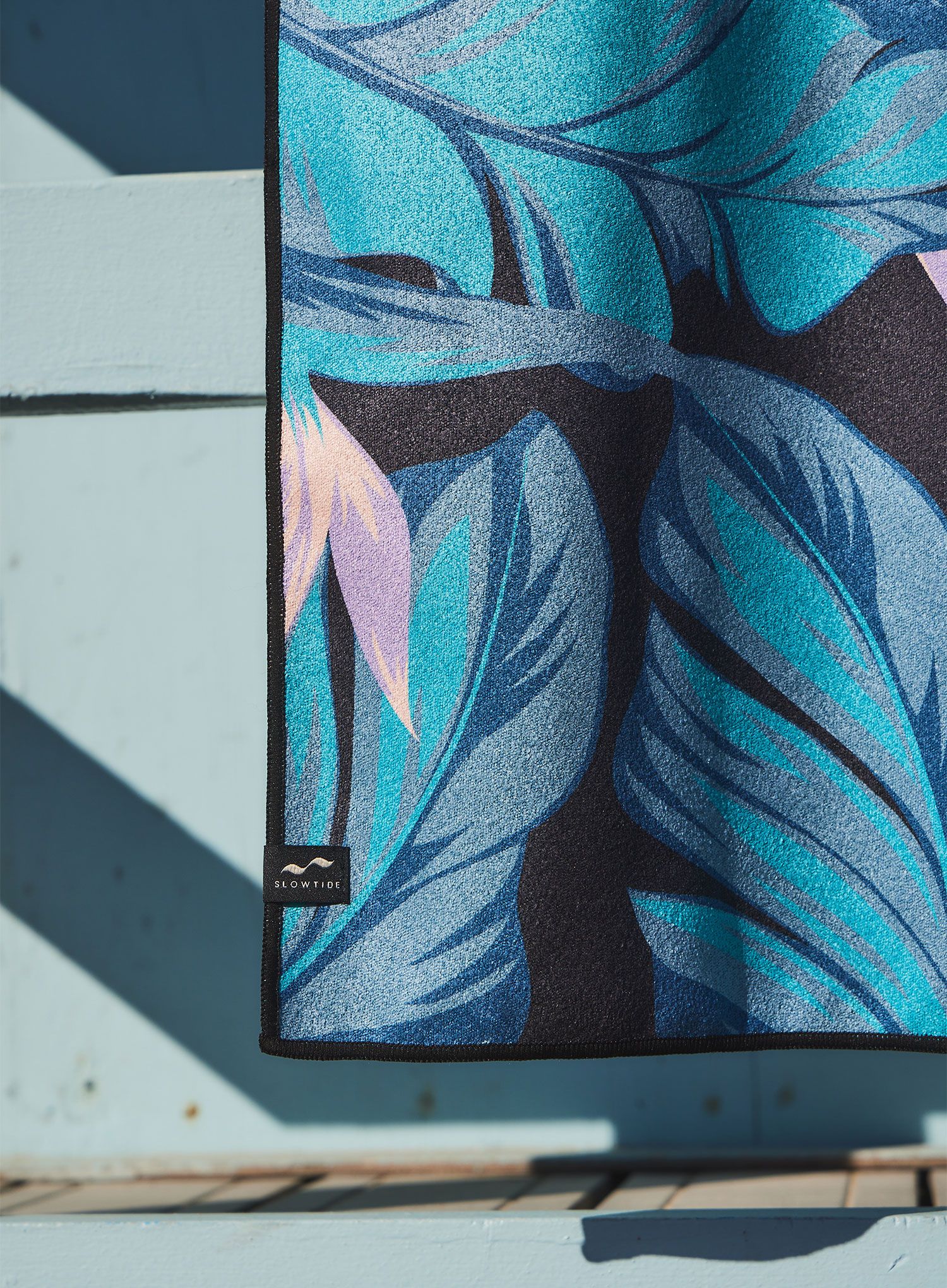 Plážový ručník Slowtide Mauka Beach Towel - black