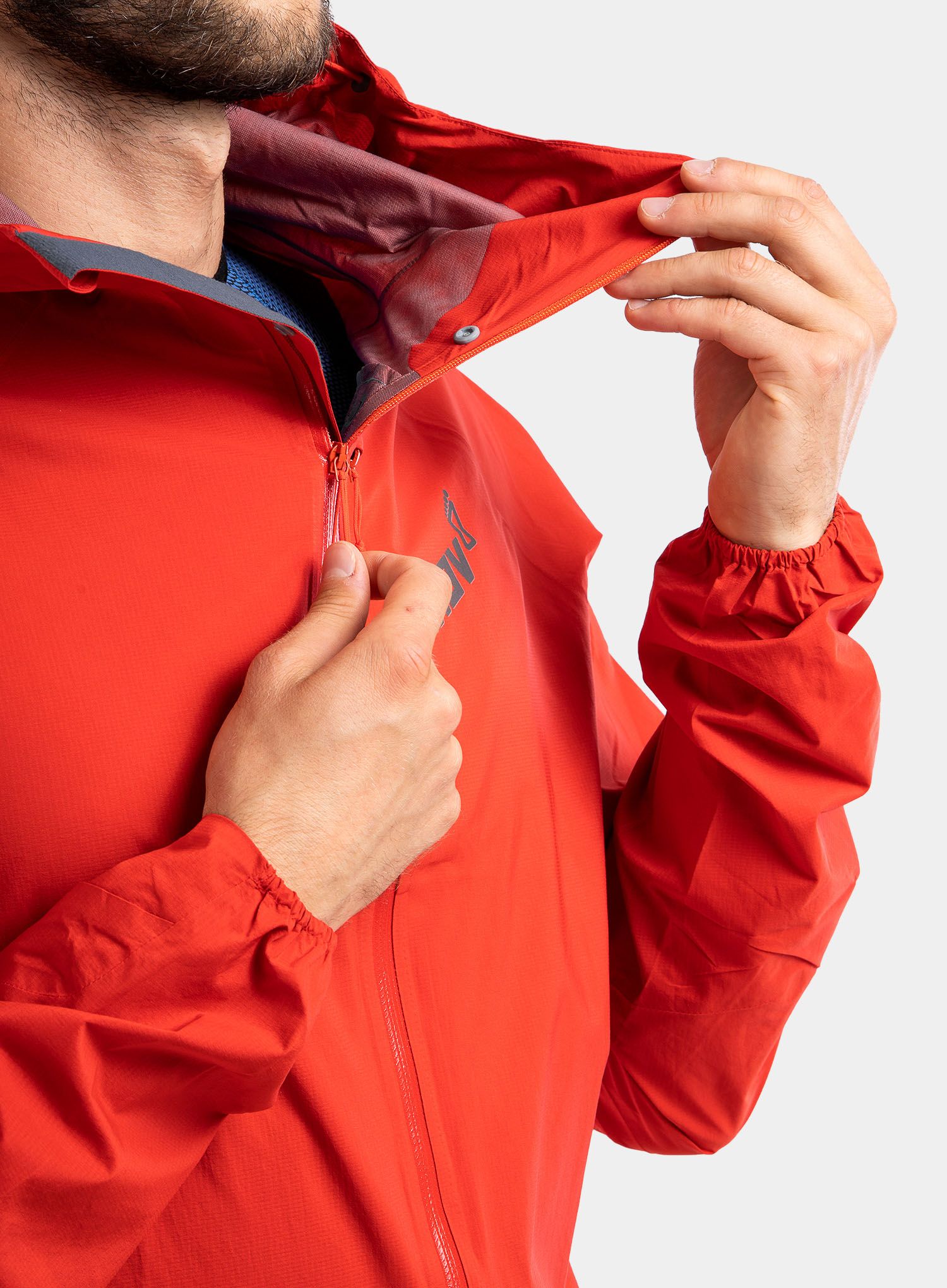 Běžecká bunda Inov-8 Stormshell Full-Zip - red