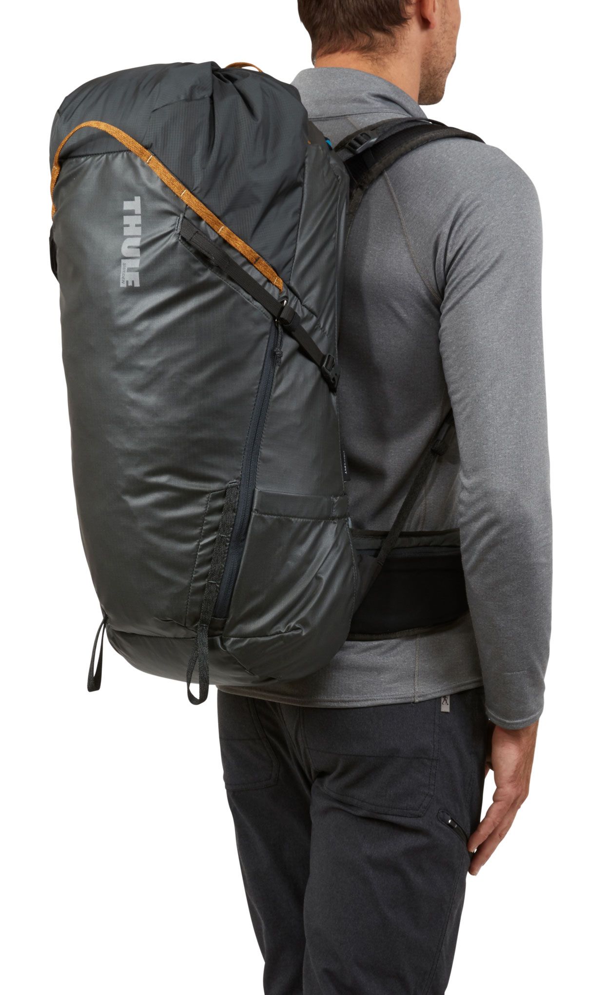 Turistický batoh Thule Stir 35 L - obsidian