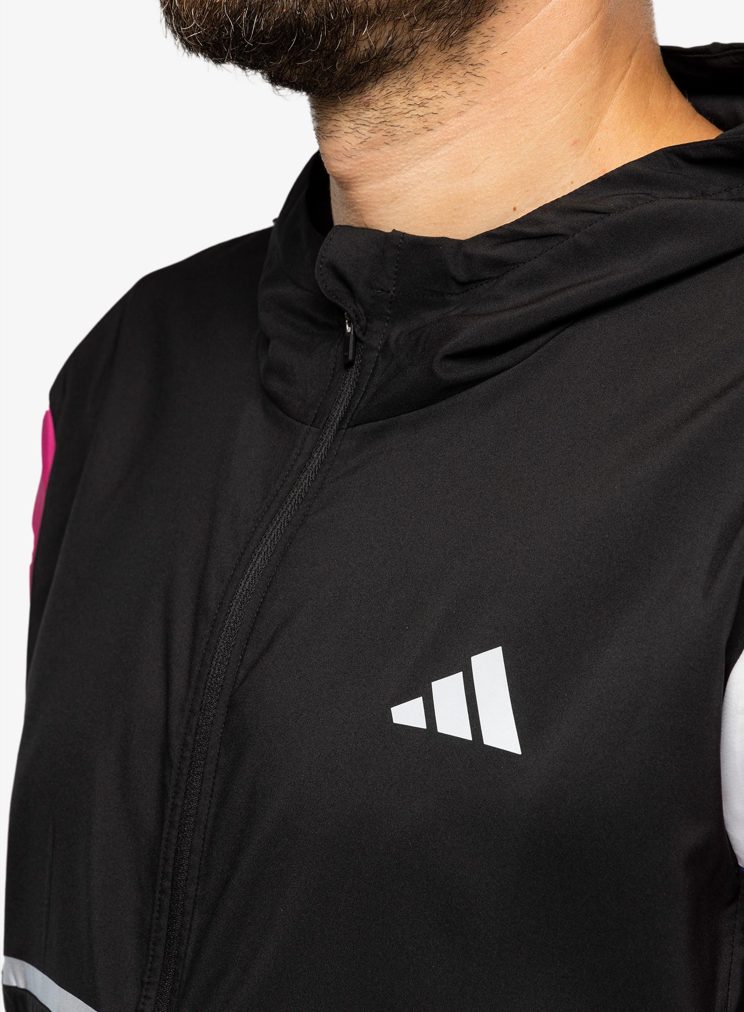 Bunda na běhání adidas Own The Run Seasonal Jacket - black/white/fuschia