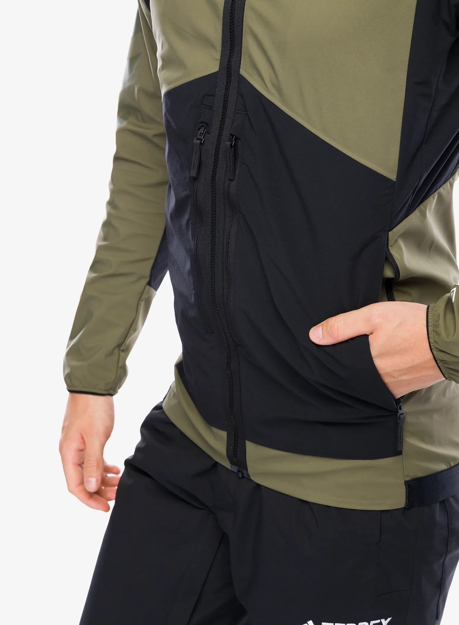 Softshellová bunda adidas TERREX Techrock GORE-TEX WINDSTOPPER Softshell Jkt - olive strata/black
