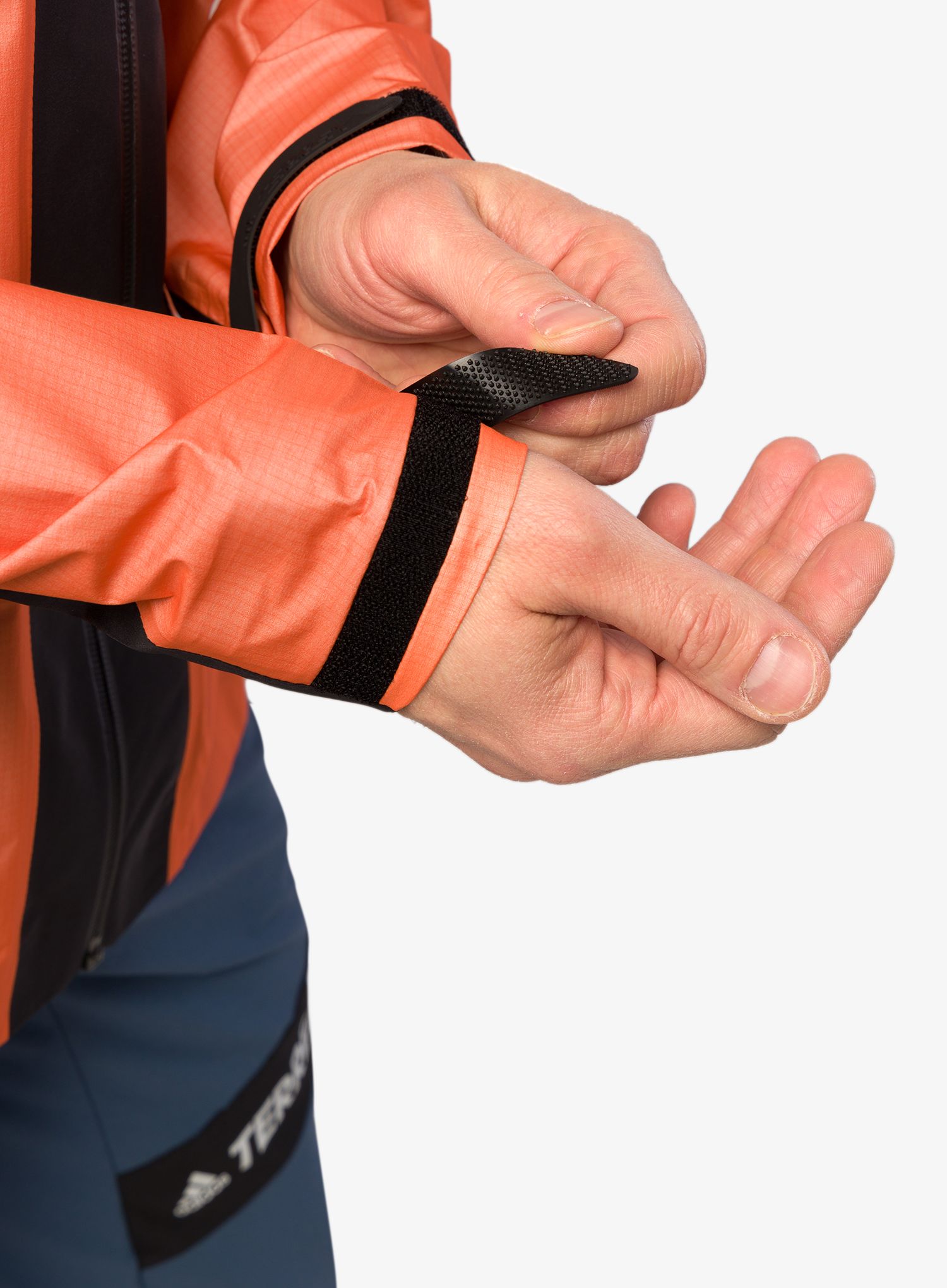 Membránová bunda adidas TERREX Techrock Light GORE-TEX Jacket - semi impact orange/shared