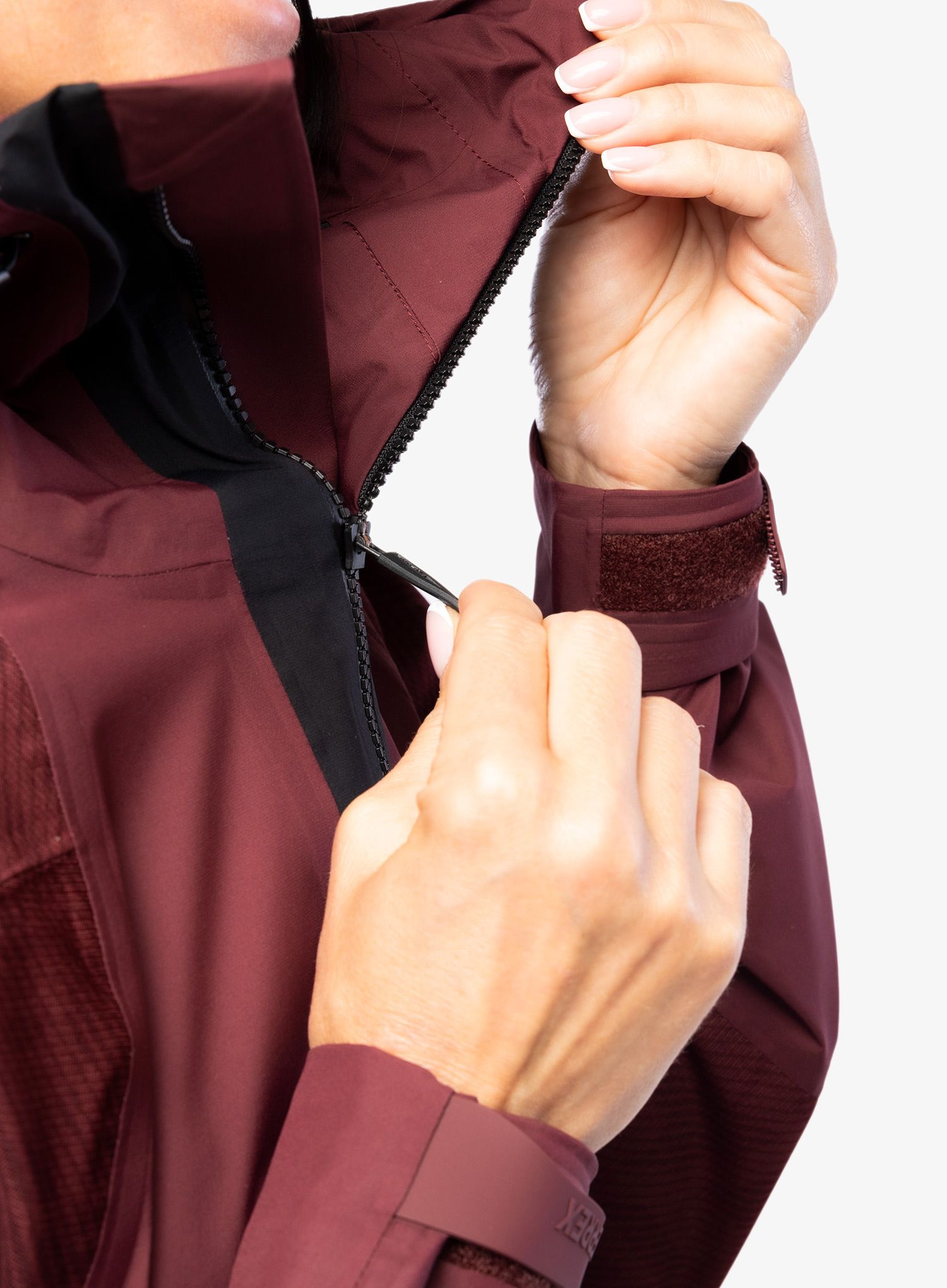 Dámská bunda do deště adidas TERREX Techrock Primeknit RAIN.RDY Anorak - shadow red